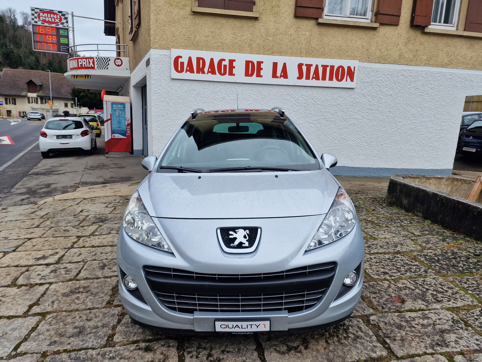 PEUGEOT 207 SW 1.6 16V Sport Automatic-image-1