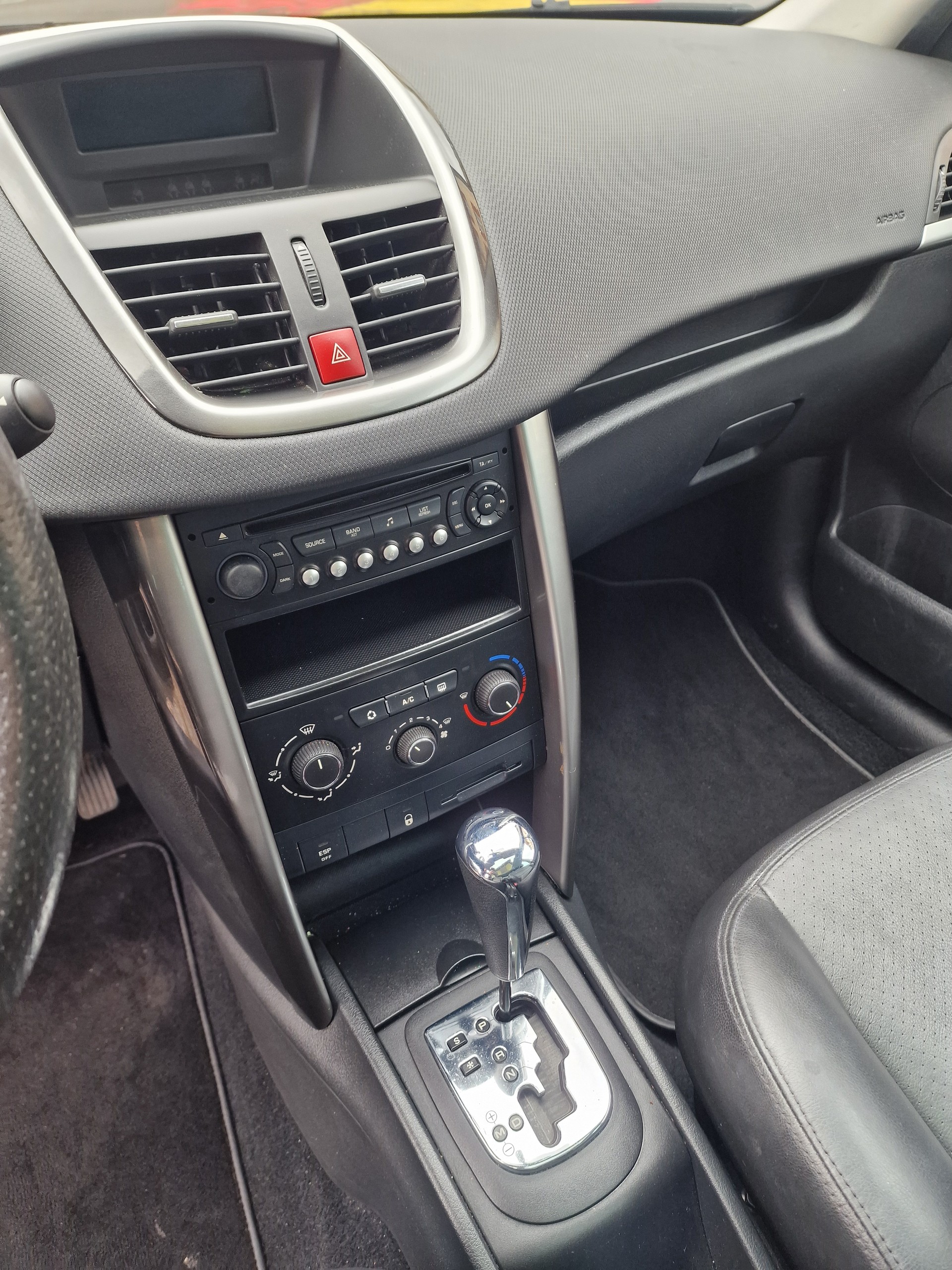 PEUGEOT 207 SW 1.6 16V Sport Automatic-image-8