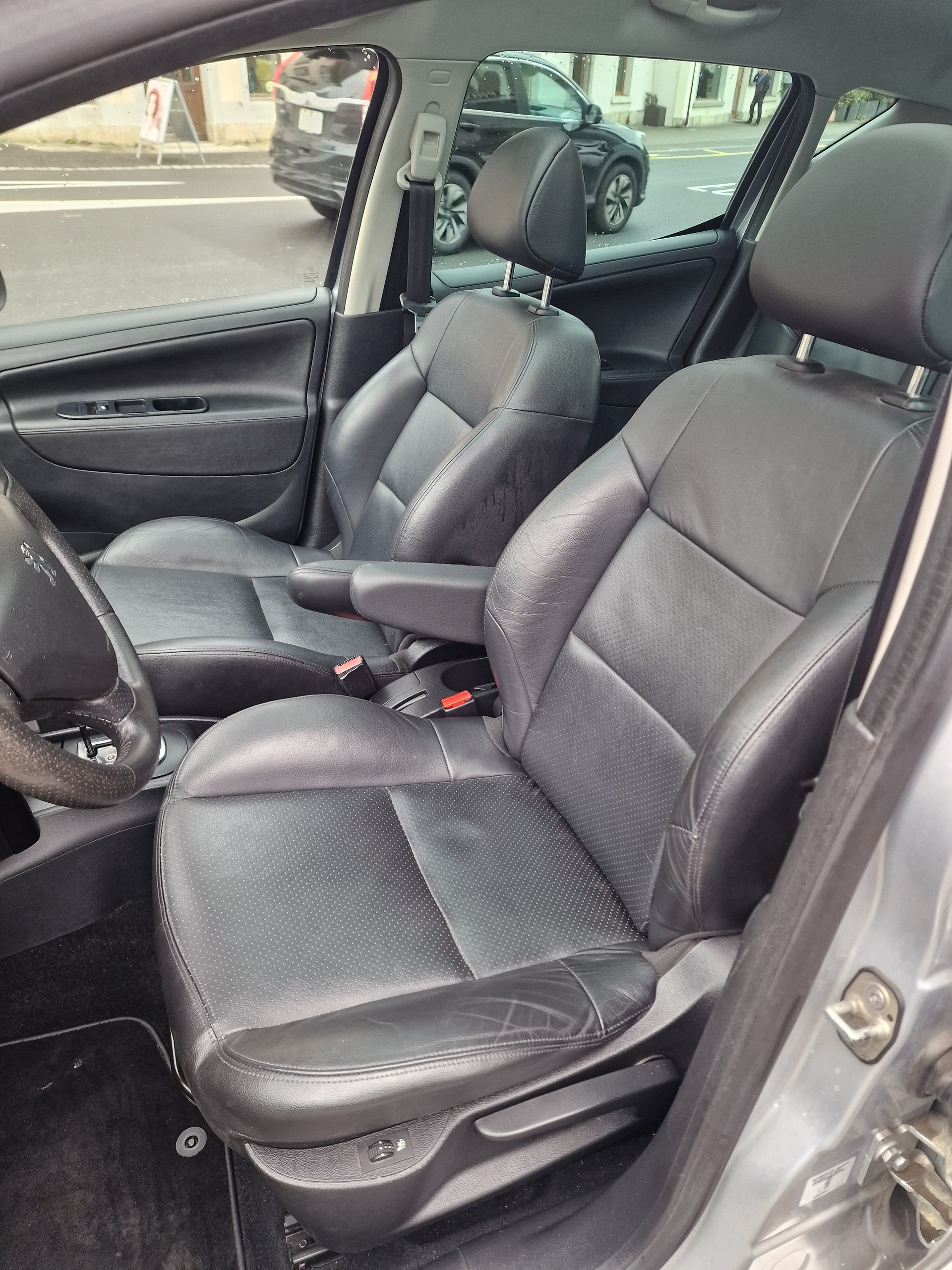 PEUGEOT 207 SW 1.6 16V Sport Automatic-image-11