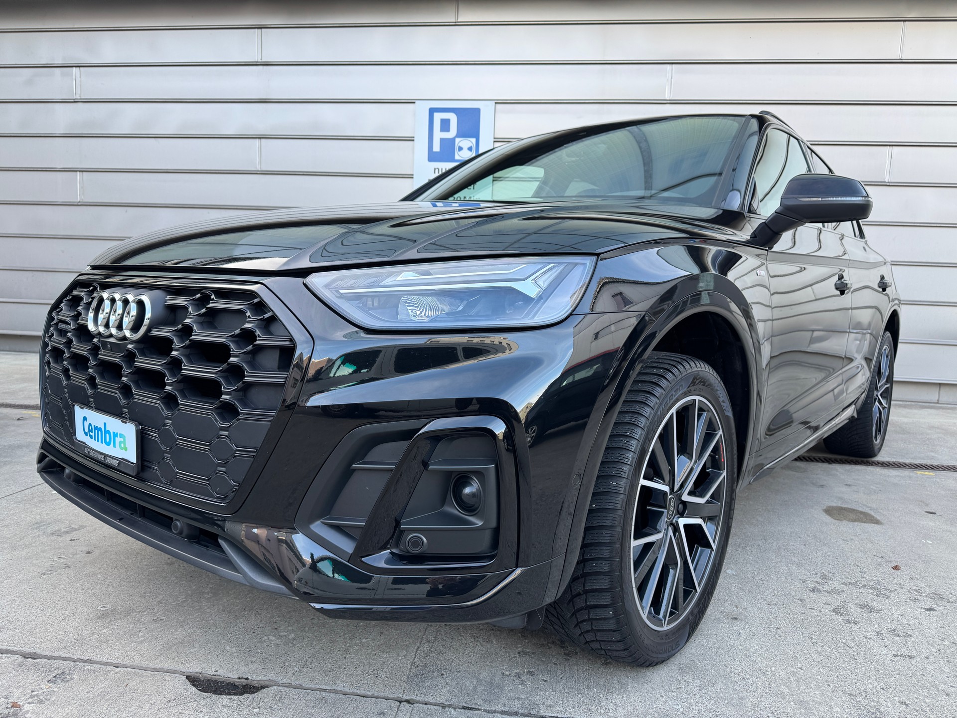 AUDI Q5 40 TDI Black Edition quattro S-tronic S Line (Black Mamba)