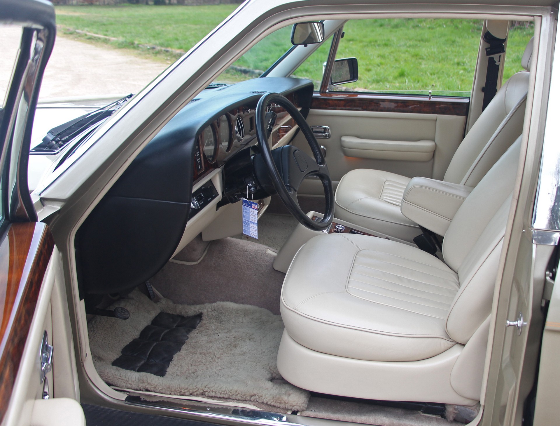ROLLS-ROYCE Silver Spirit-image-7