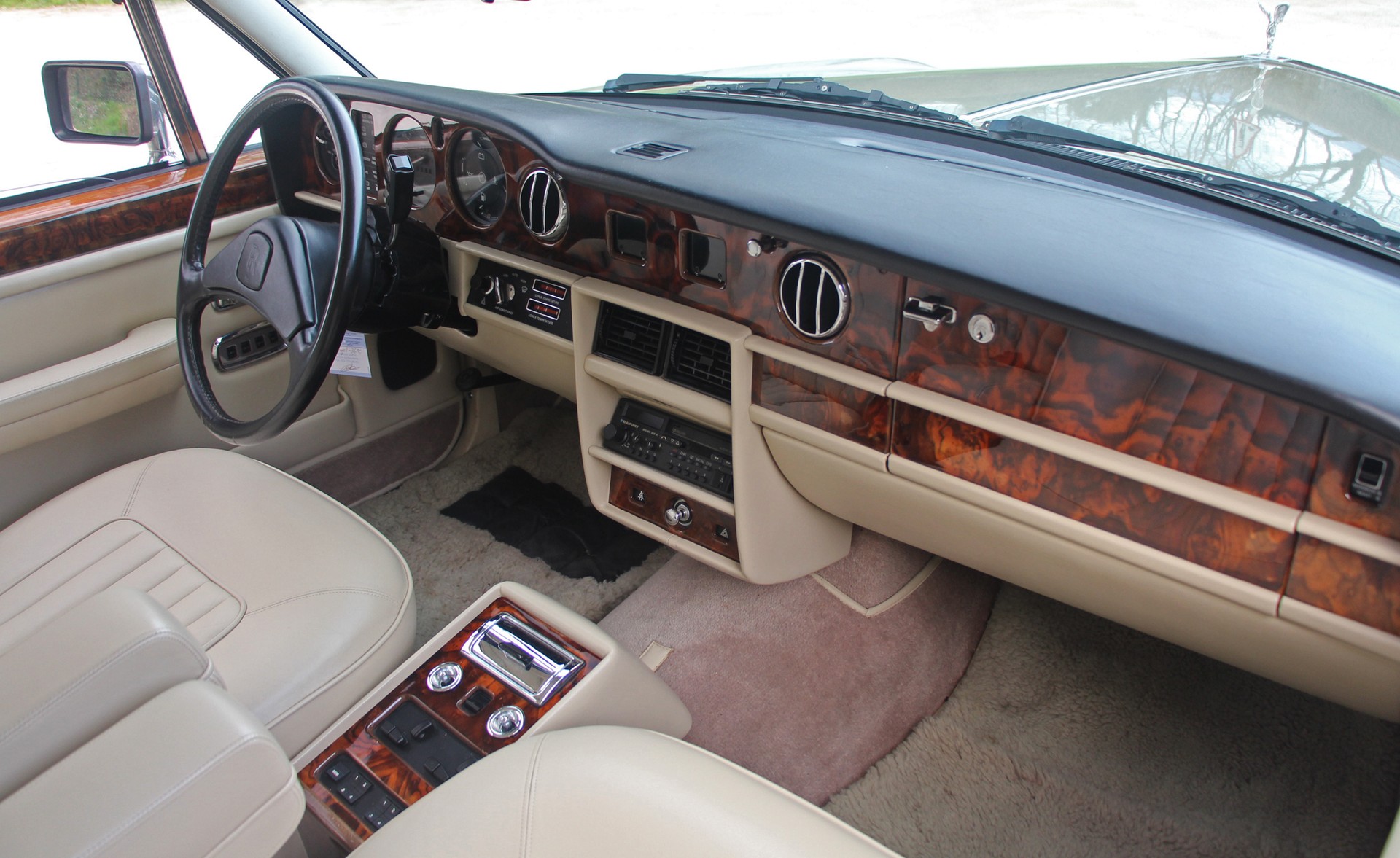 ROLLS-ROYCE Silver Spirit-image-9
