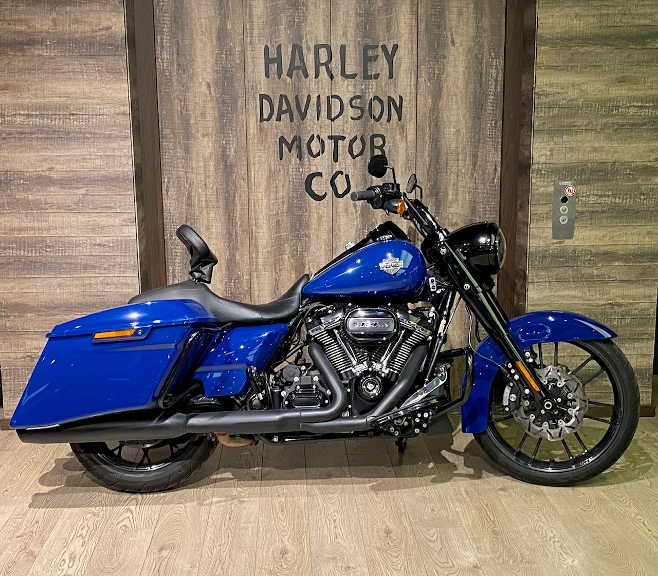 HARLEY-DAVIDSON FLHRXS Road King Special 114
