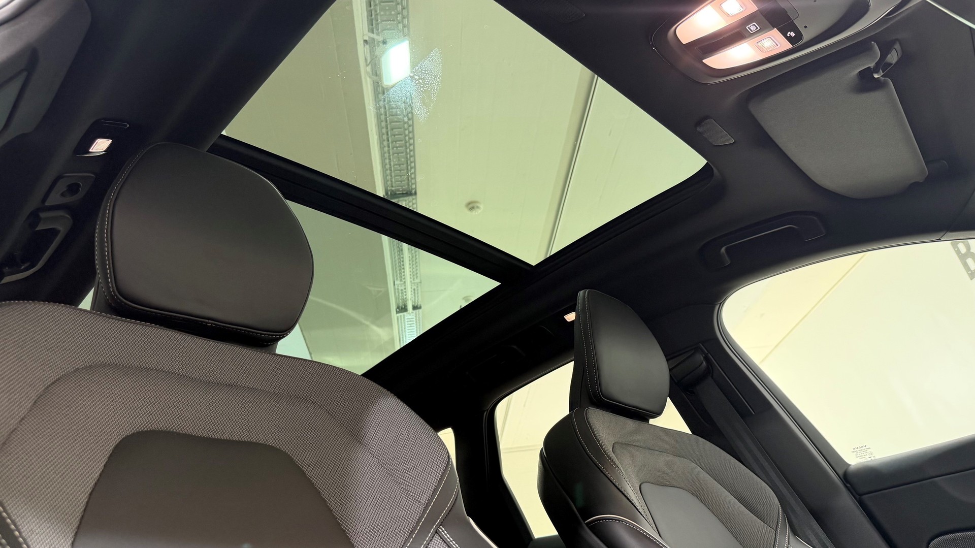 VOLVO XC60 2.0 T6 TE Ultra Dark eAWD-image-13