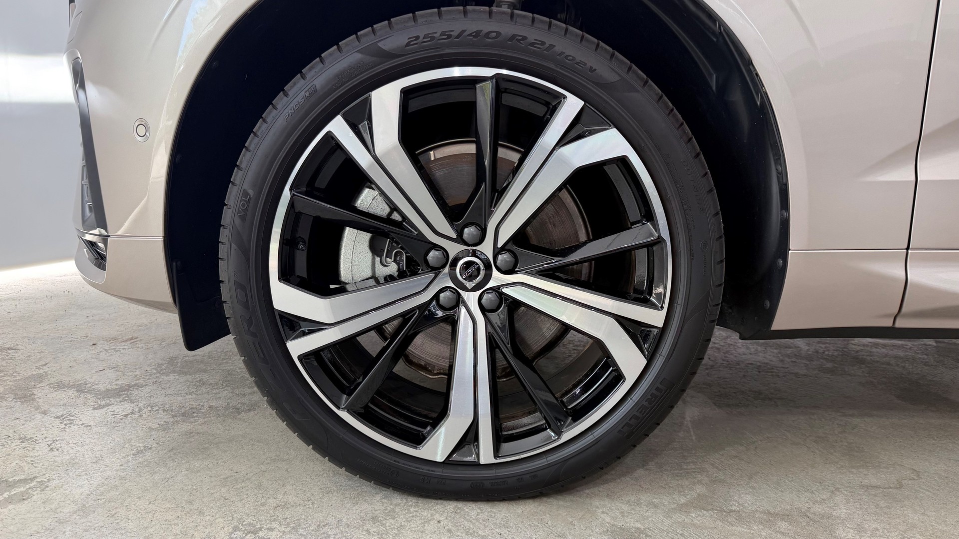 VOLVO XC60 2.0 T6 TE Ultra Dark eAWD-image-9