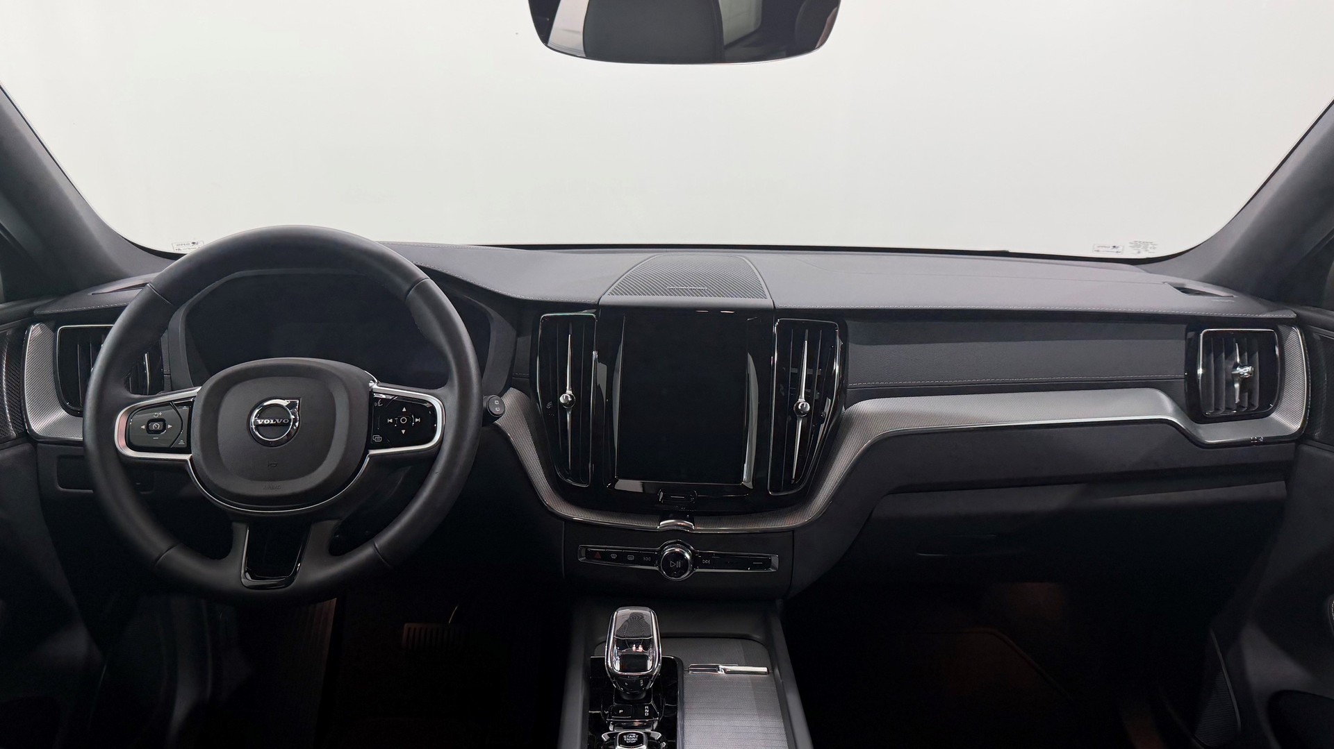 VOLVO XC60 2.0 T6 TE Ultra Dark eAWD-image-5