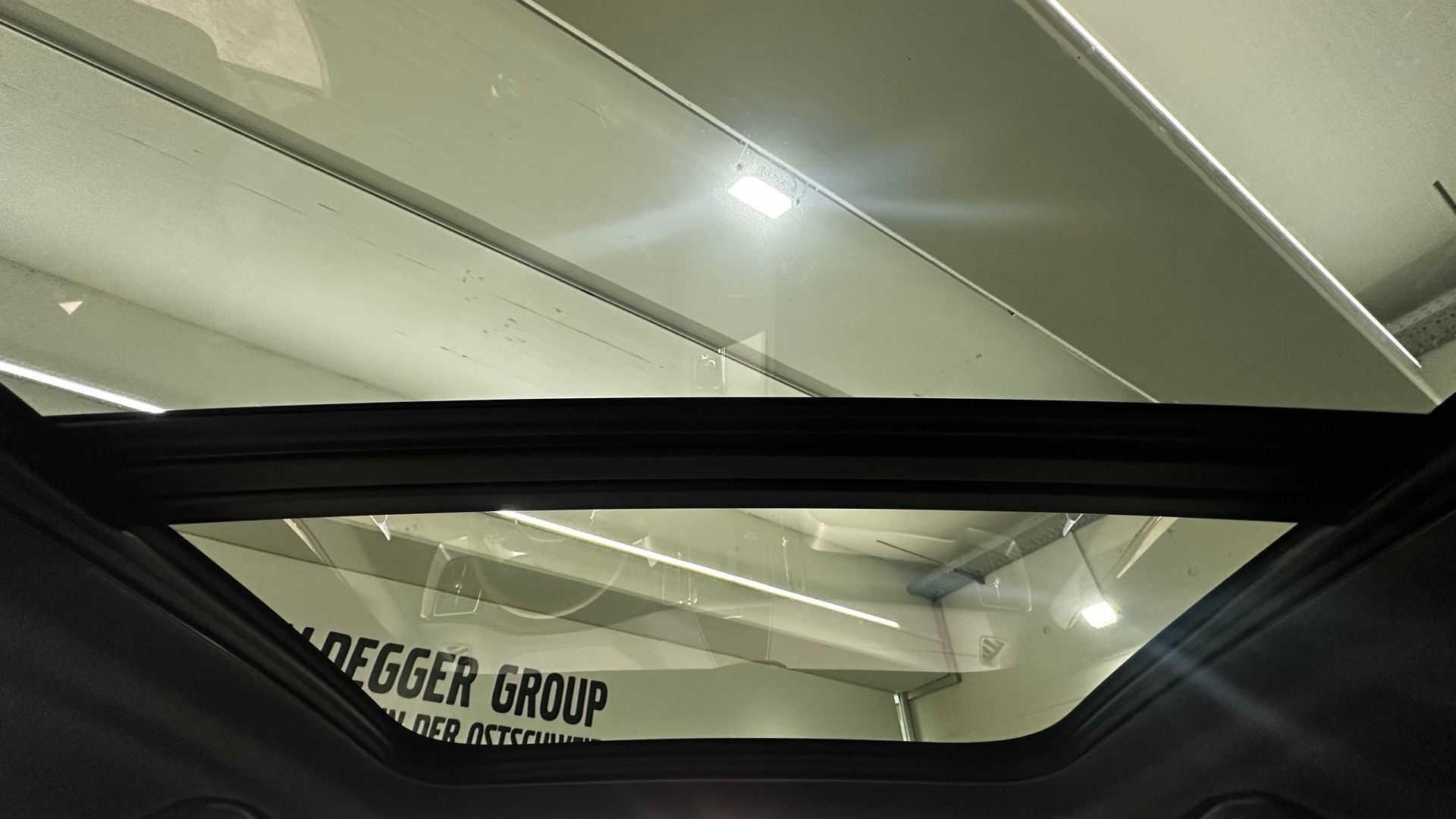 VOLVO XC60 2.0 T6 TE Ultra Dark eAWD-image-9