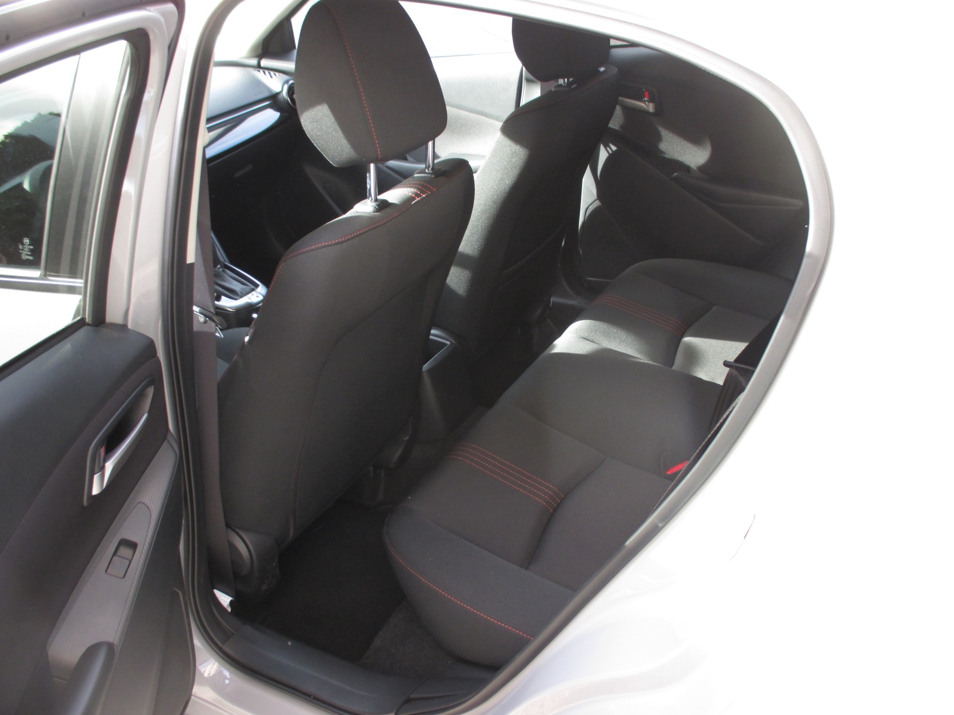 MAZDA 2 SKYACTIV-G 90 Homura Automat-image-9