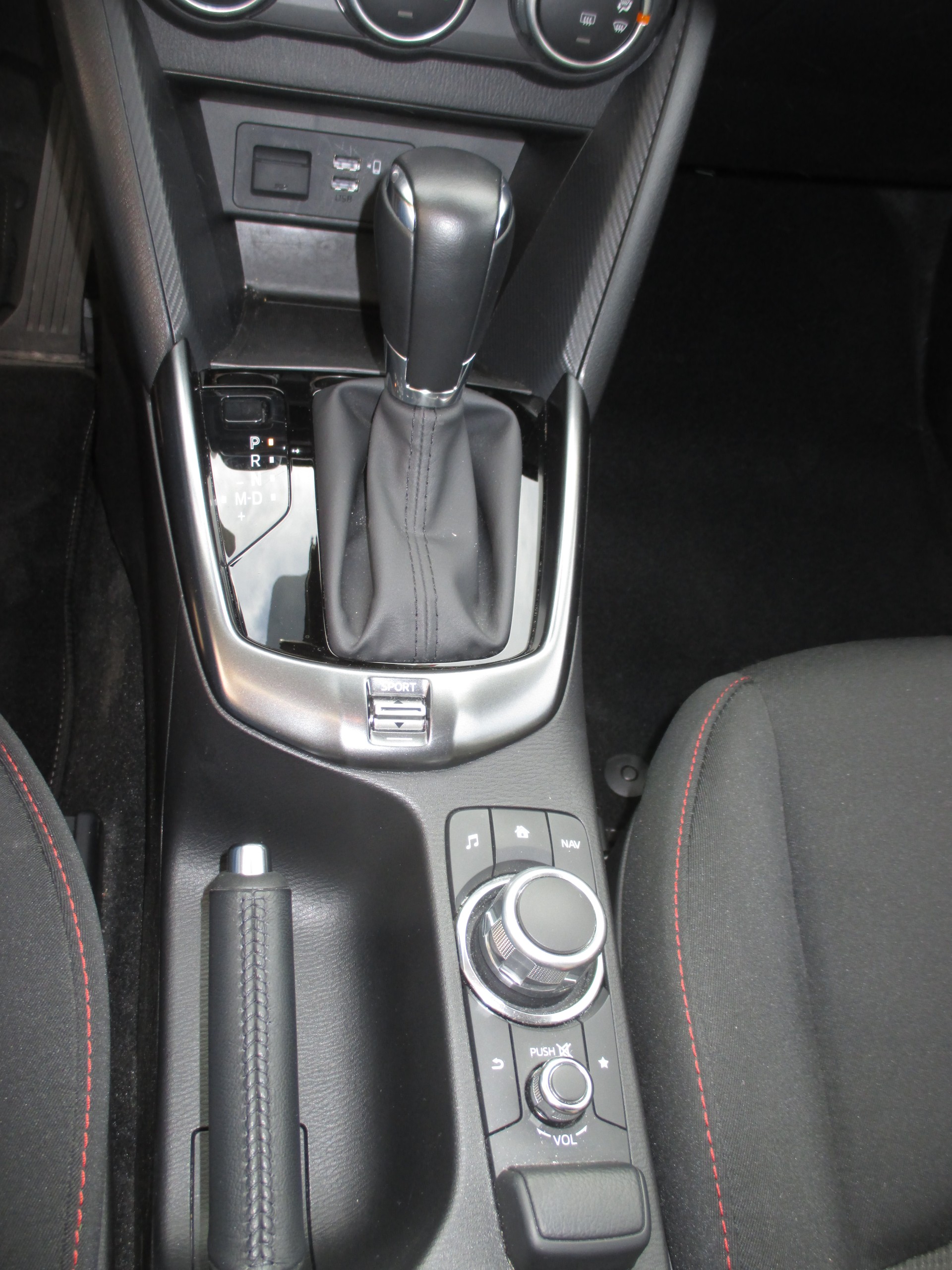 MAZDA 2 SKYACTIV-G 90 Homura Automat-image-8