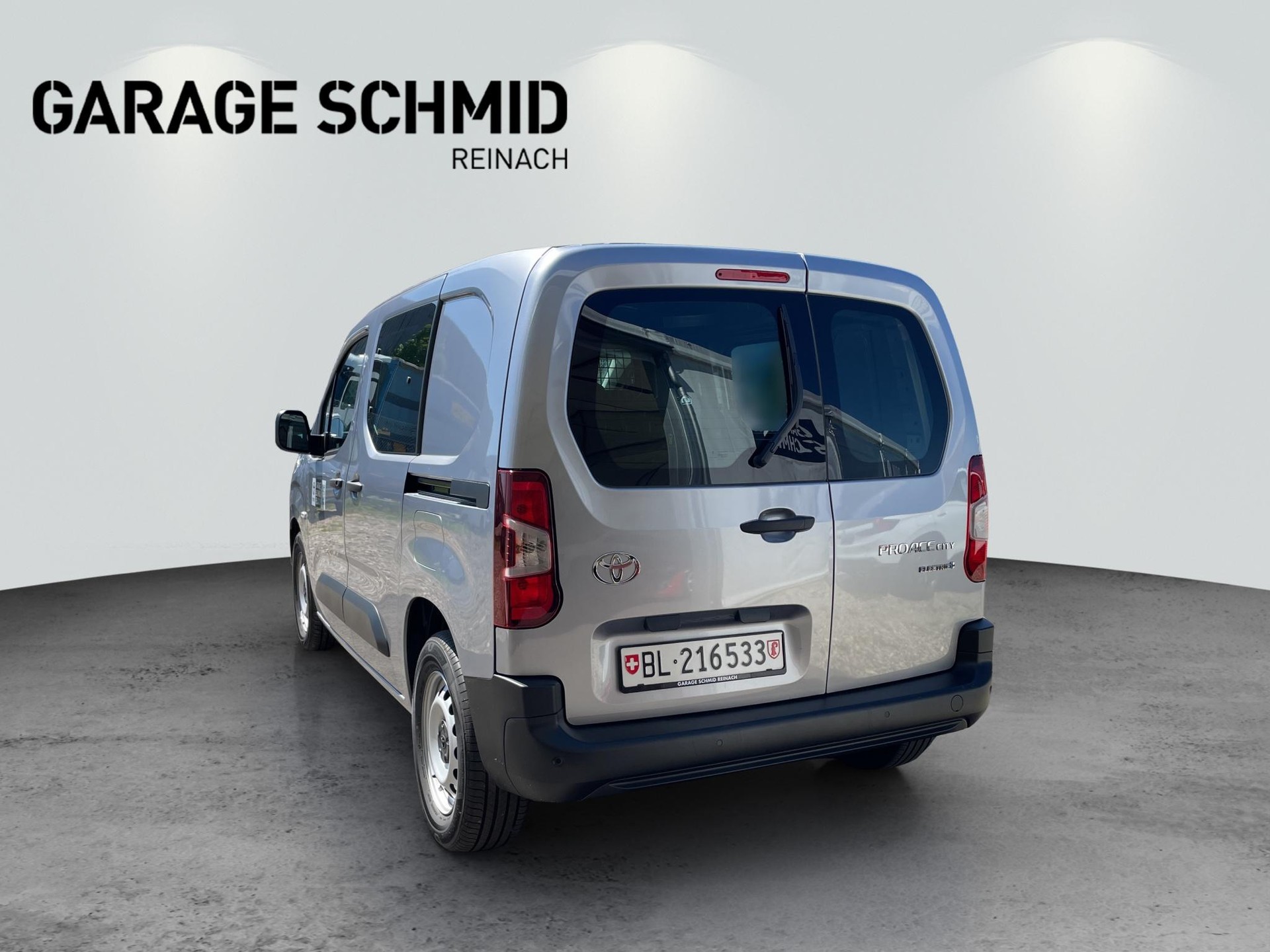 TOYOTA PROACE CITY Van L1 52KWh Active-image-4