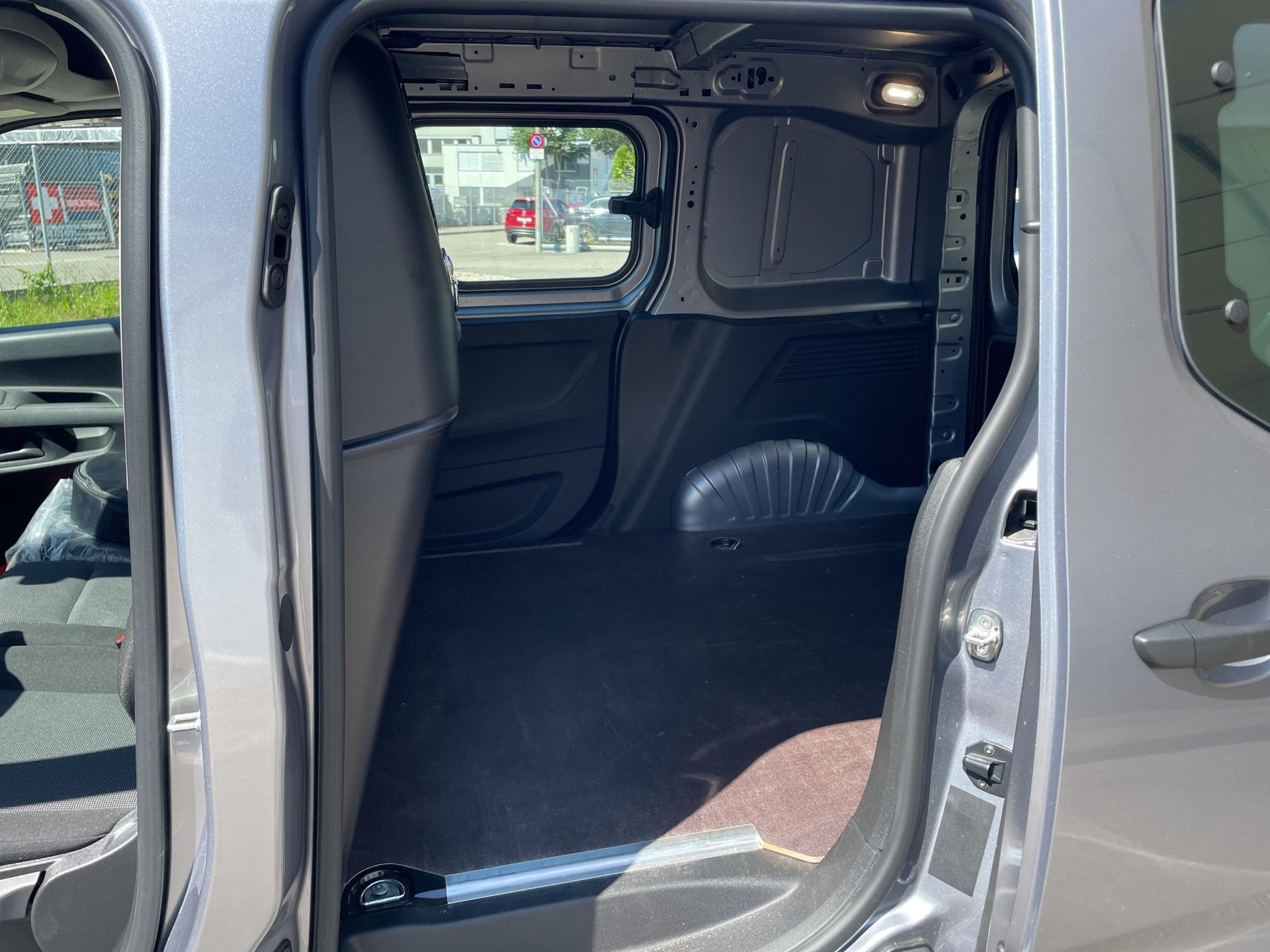 TOYOTA PROACE CITY Van L1 52KWh Active-image-12