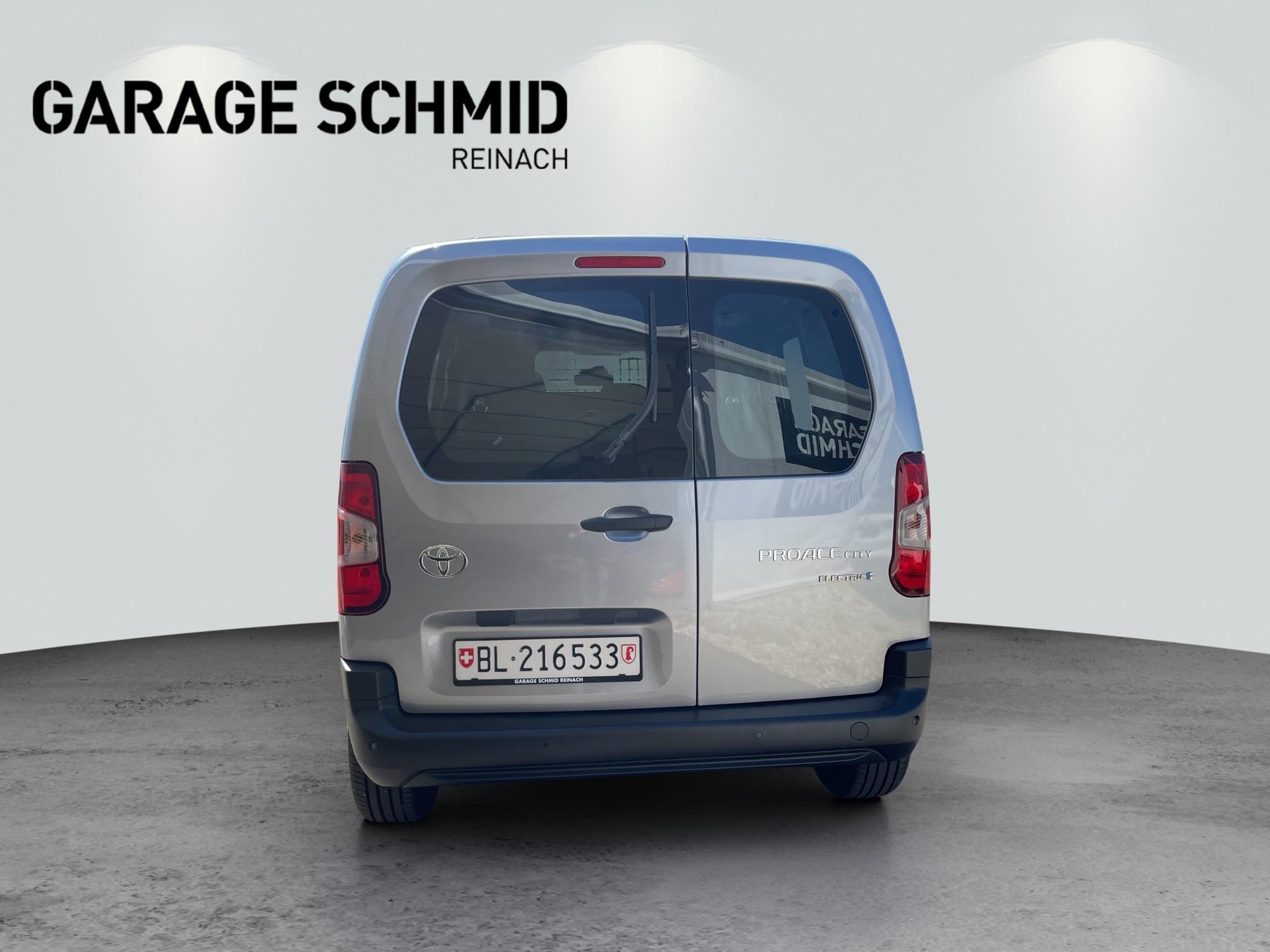 TOYOTA PROACE CITY Van L1 52KWh Active-image-5
