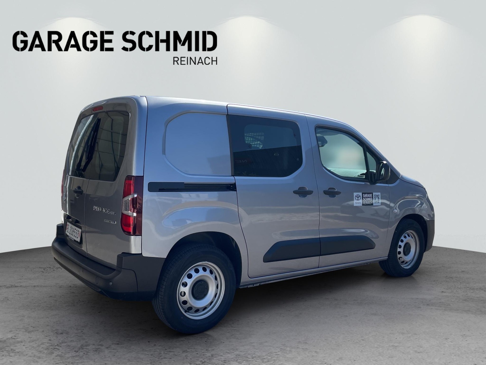 TOYOTA PROACE CITY Van L1 52KWh Active-image-6