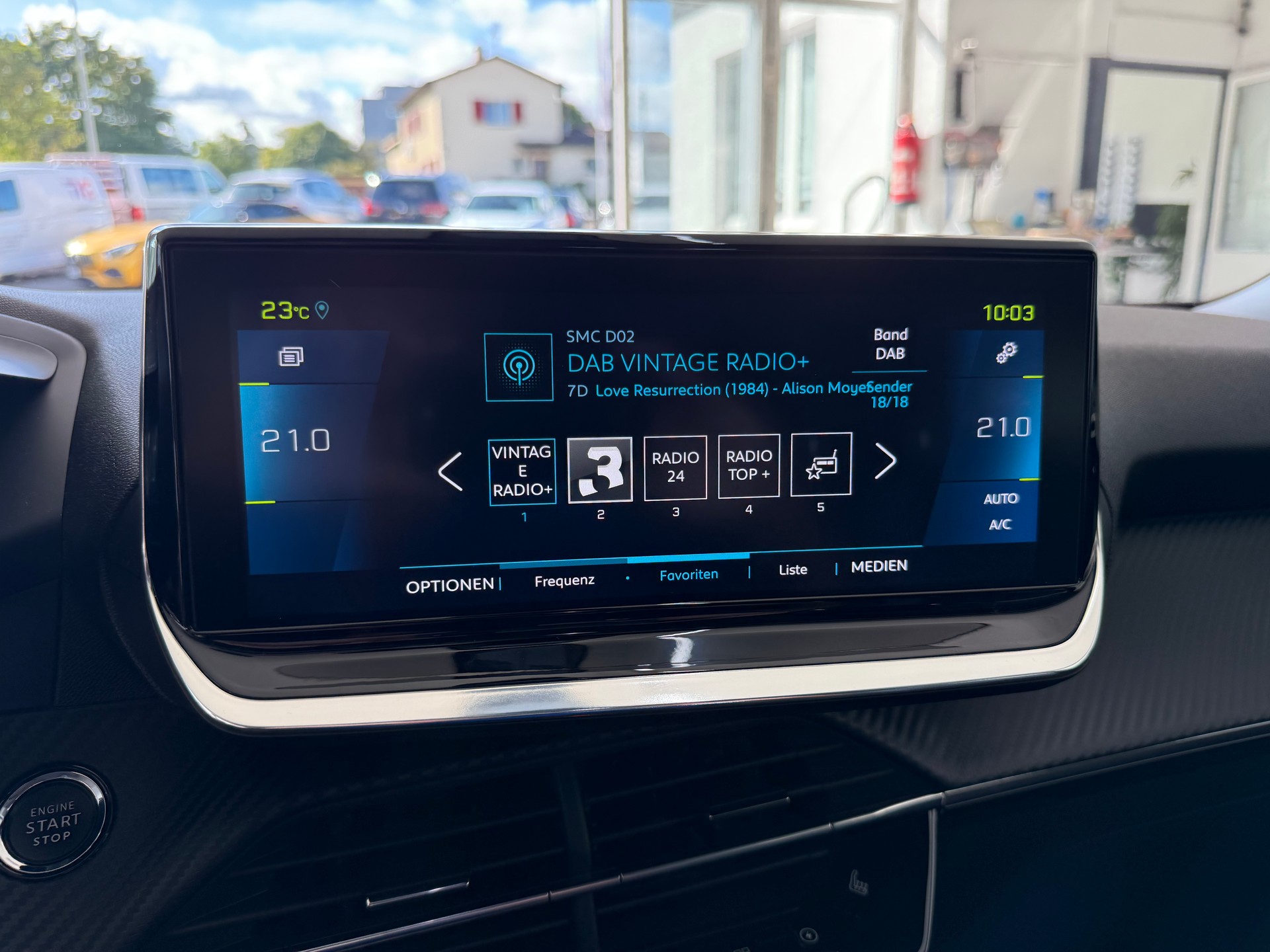 PEUGEOT 2008 e Allure Pack-image-11