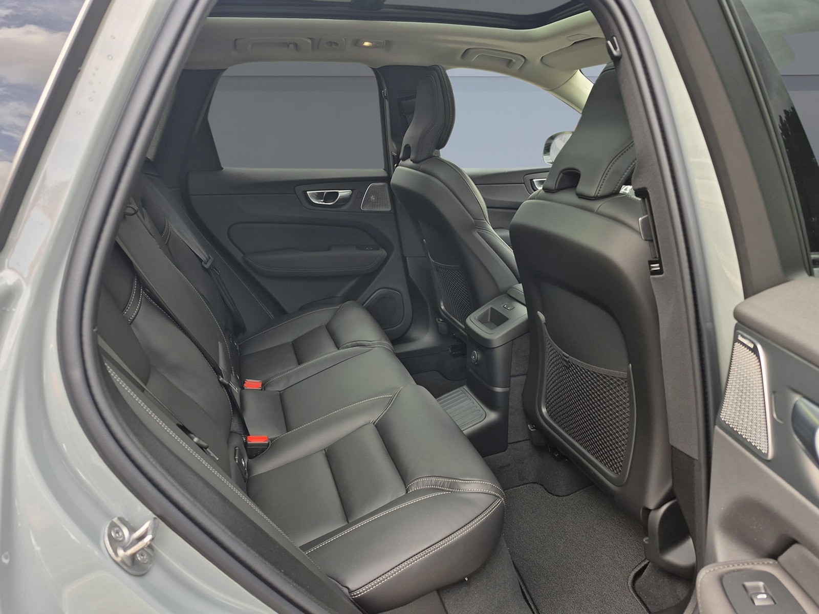 VOLVO XC60 2.0 T6 TE Ultra Dark eAWD-image-13