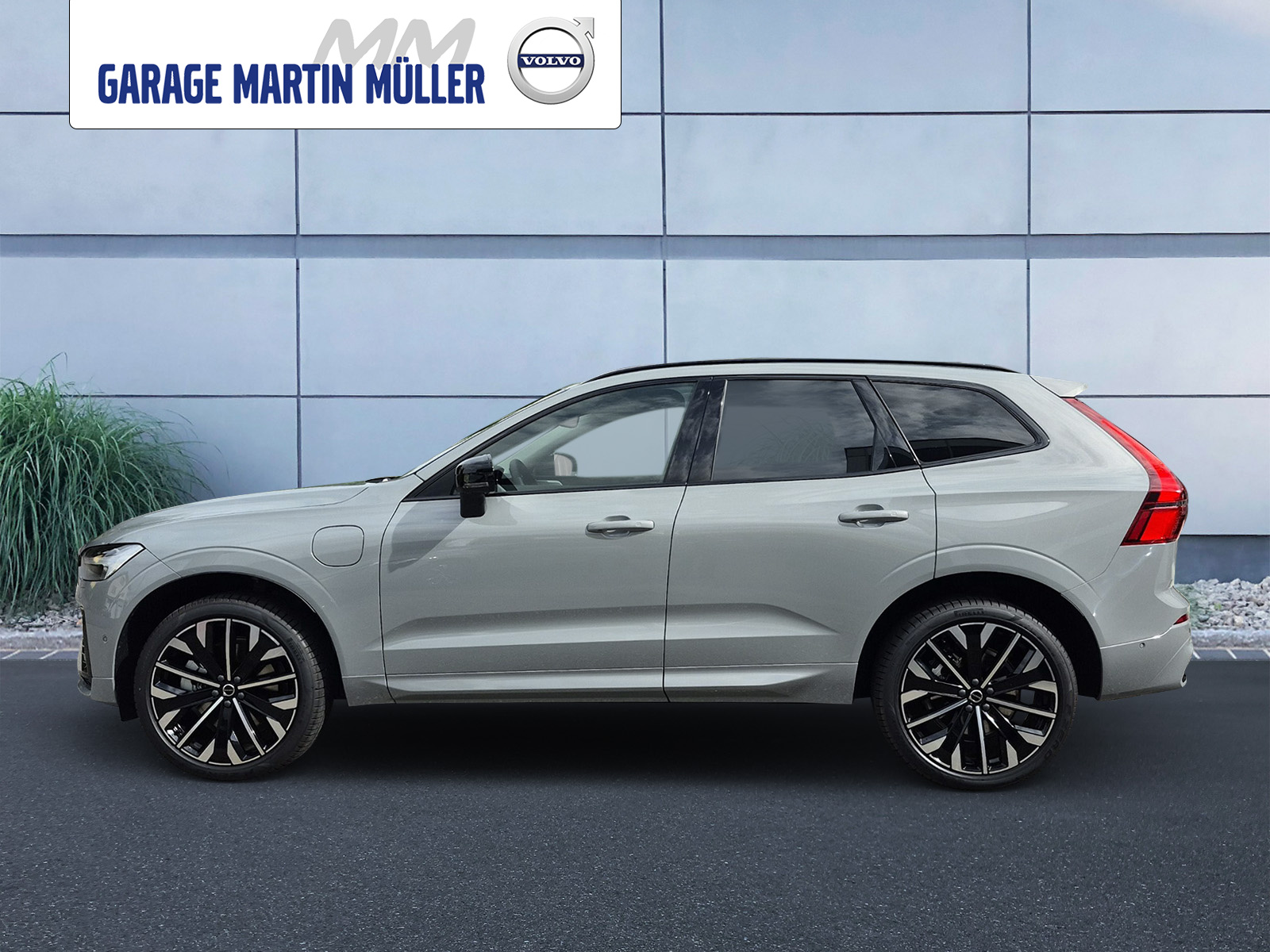 VOLVO XC60 2.0 T6 TE Ultra Dark eAWD-showroom-element-1