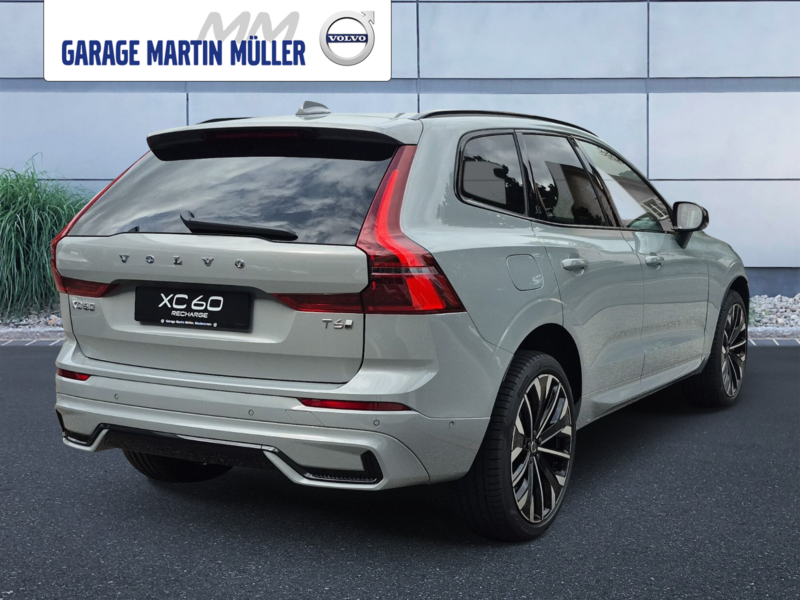 VOLVO XC60 2.0 T6 TE Ultra Dark eAWD-image-4