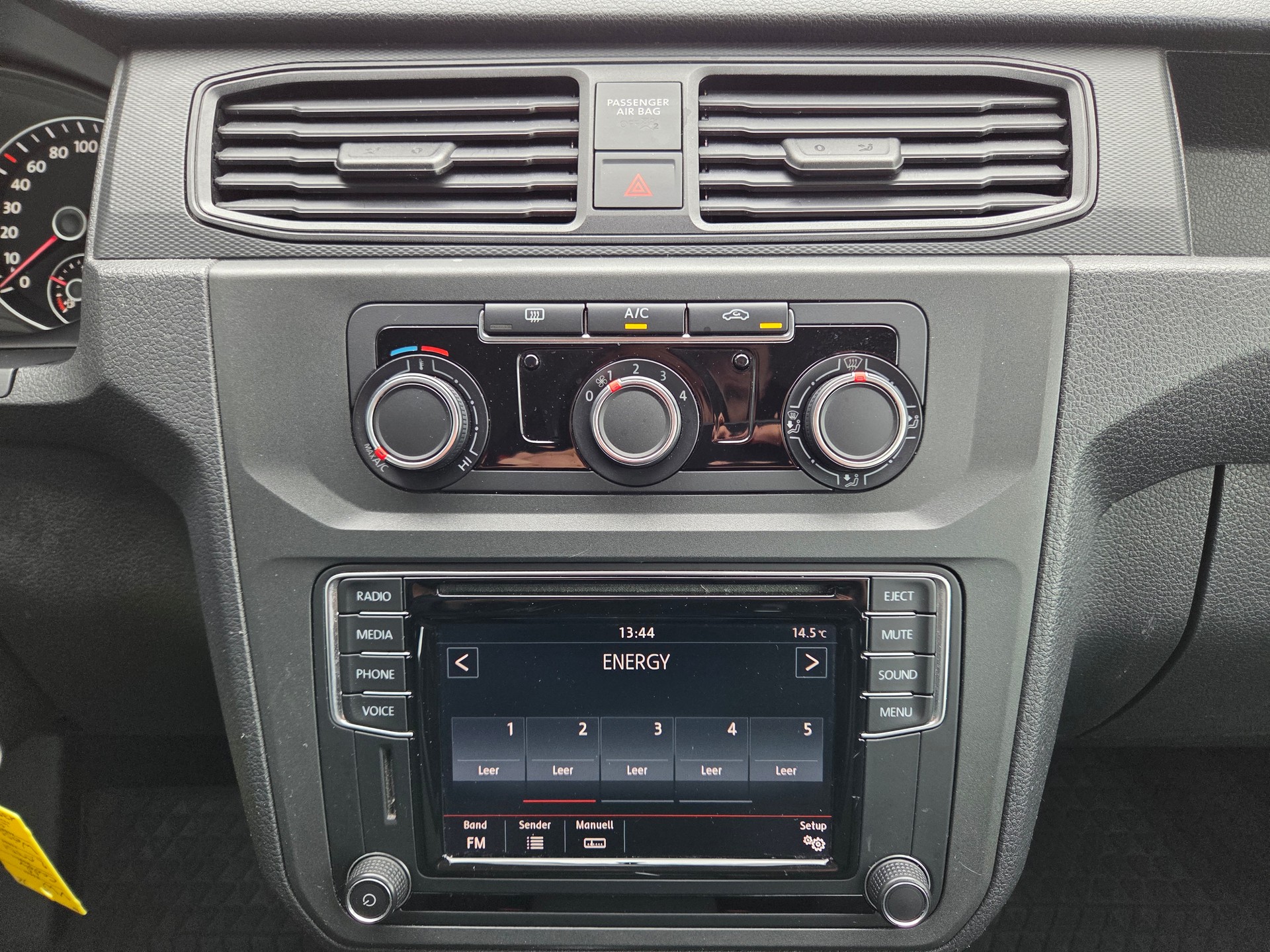 VW Caddy 2.0TDI BlueMotion Technology DSG-image-15