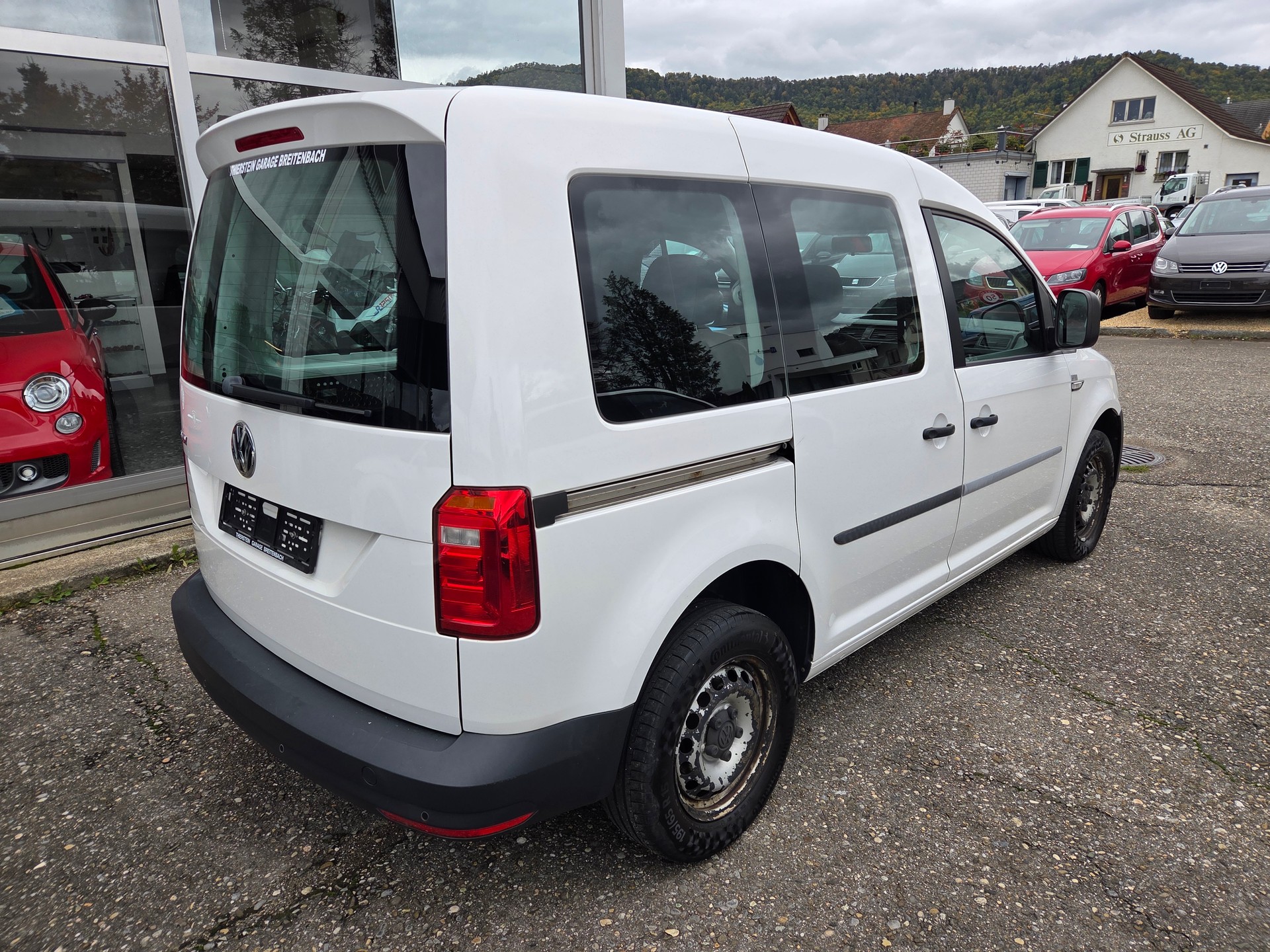 VW Caddy 2.0TDI BlueMotion Technology DSG-image-5