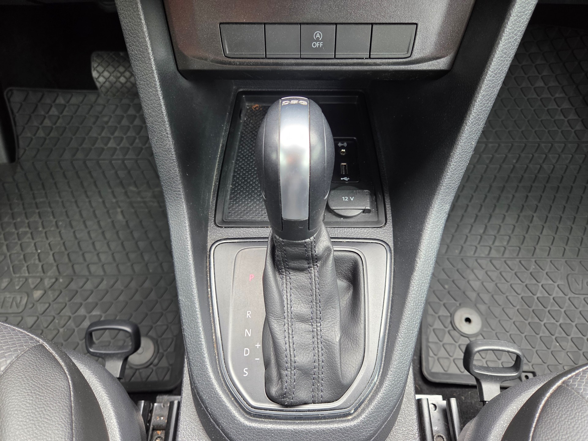 VW Caddy 2.0TDI BlueMotion Technology DSG-image-17