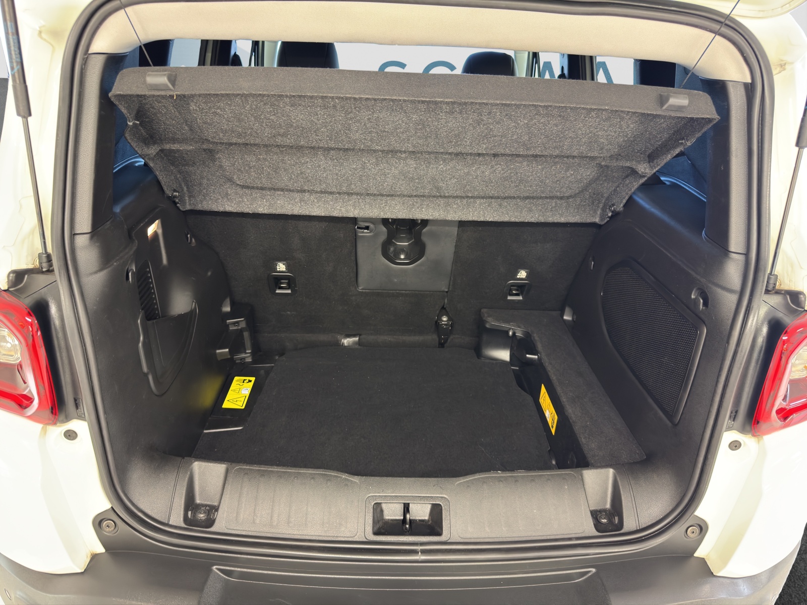 JEEP RENEGADE 1.3 Limited 4xe-image-6