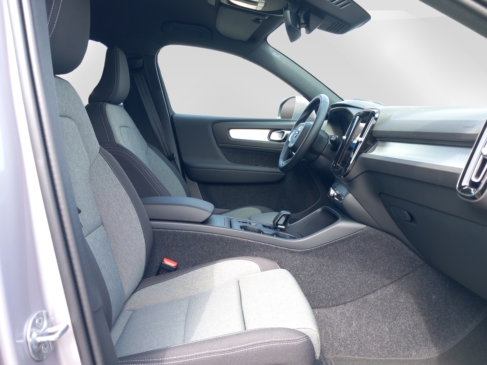 VOLVO XC40 2.0 B3 MH XCITE-image-18