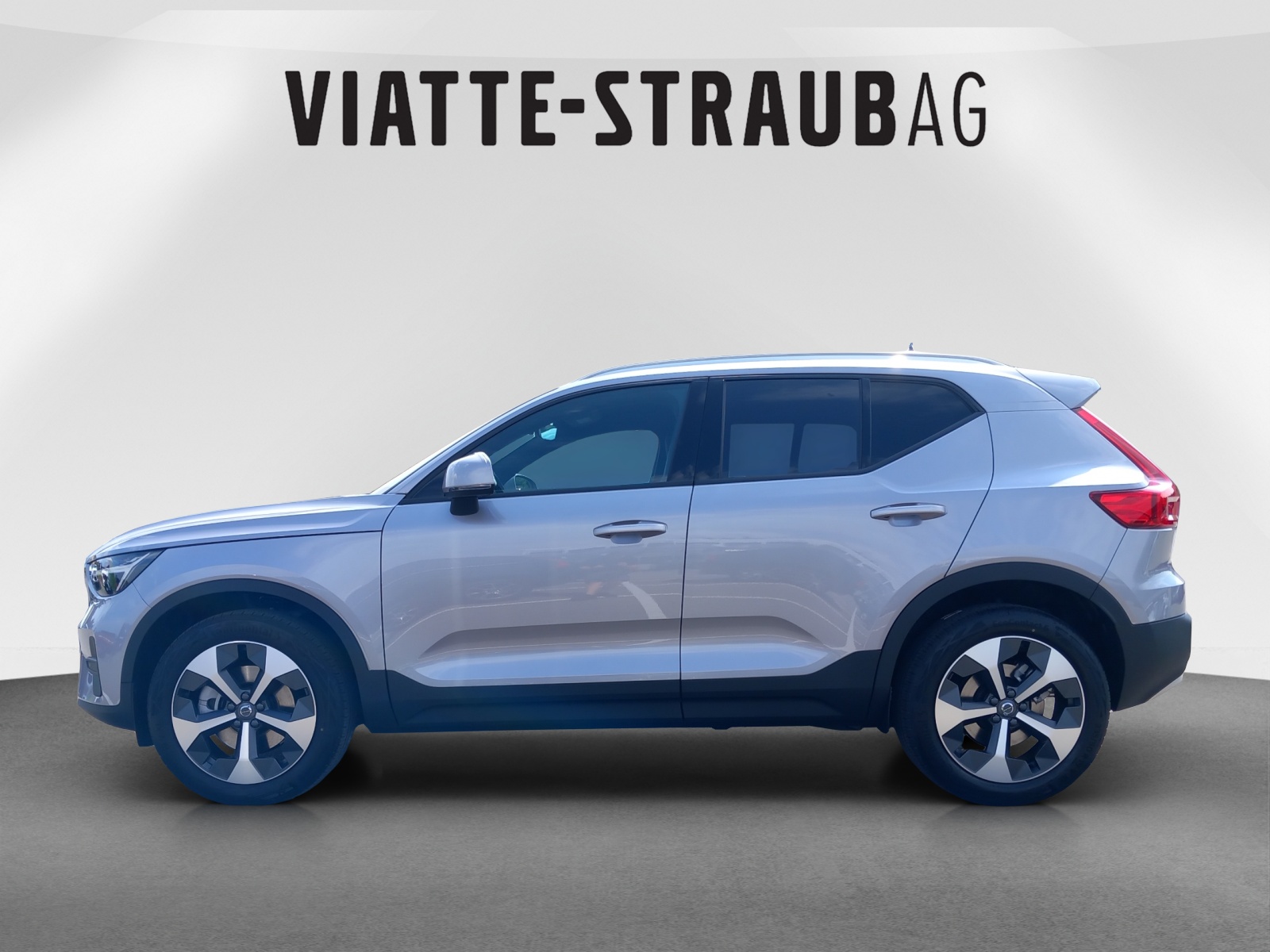VOLVO XC40 2.0 B3 MH XCITE-image-1