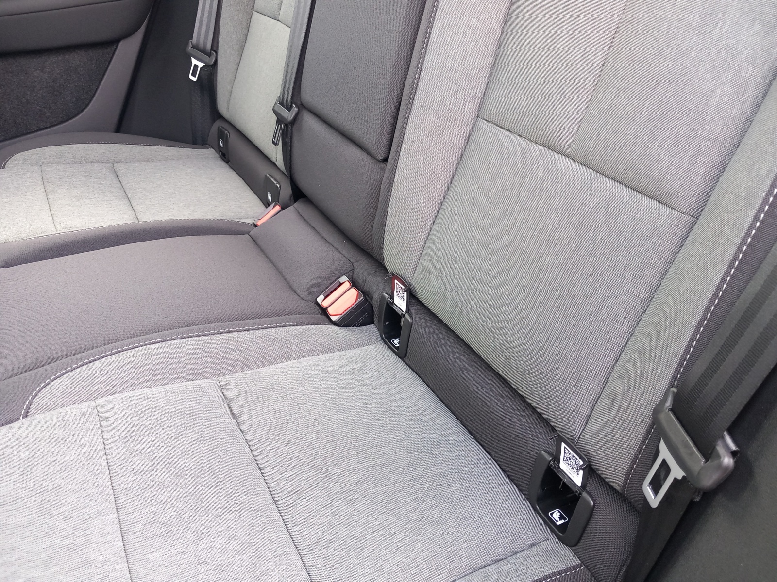 VOLVO XC40 2.0 B3 MH XCITE-image-9