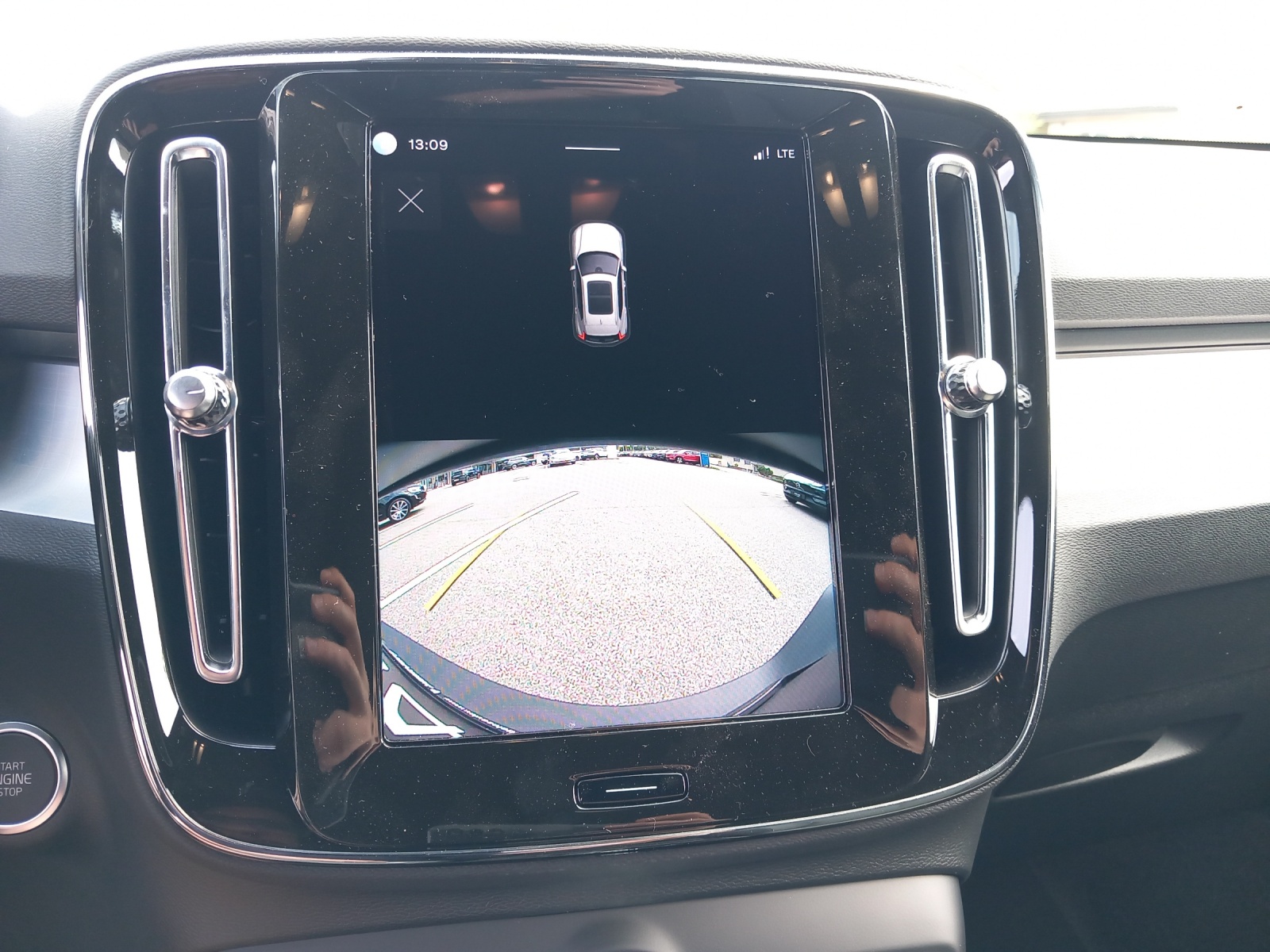 VOLVO XC40 2.0 B3 MH XCITE-image-13