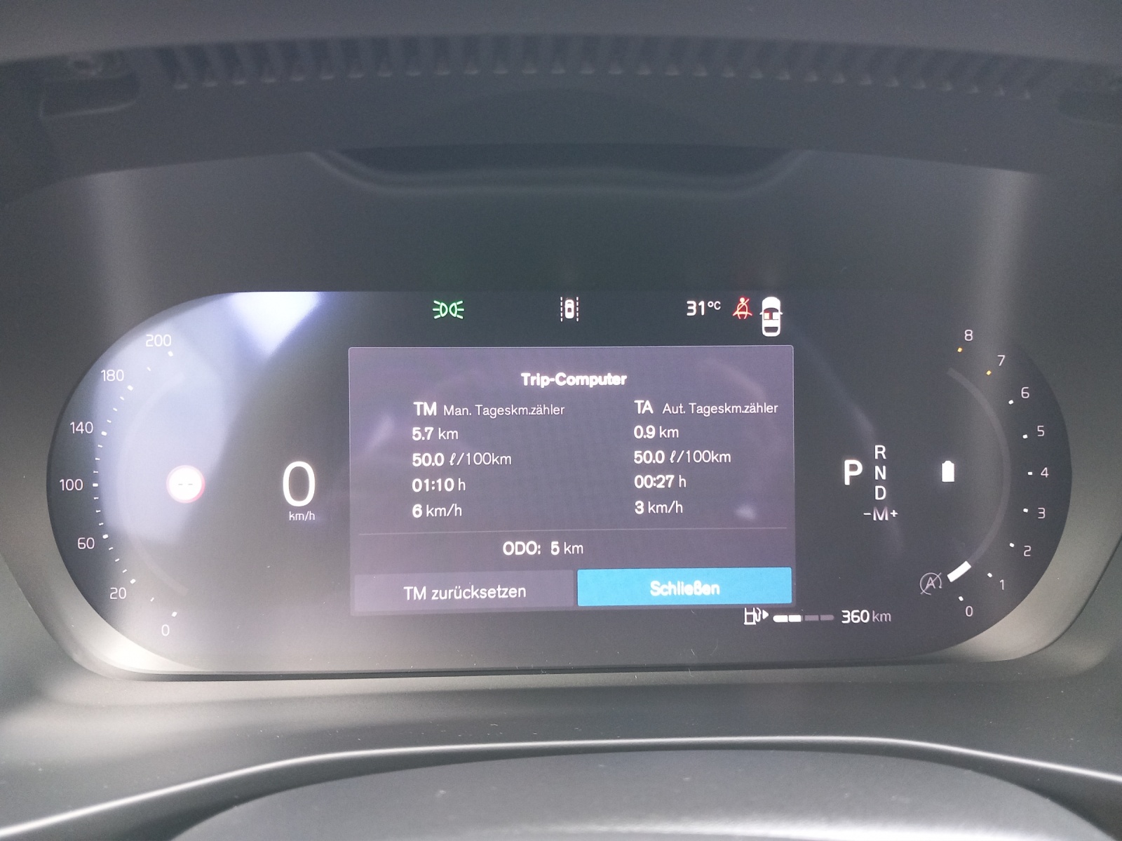 VOLVO XC40 2.0 B3 MH XCITE-image-14