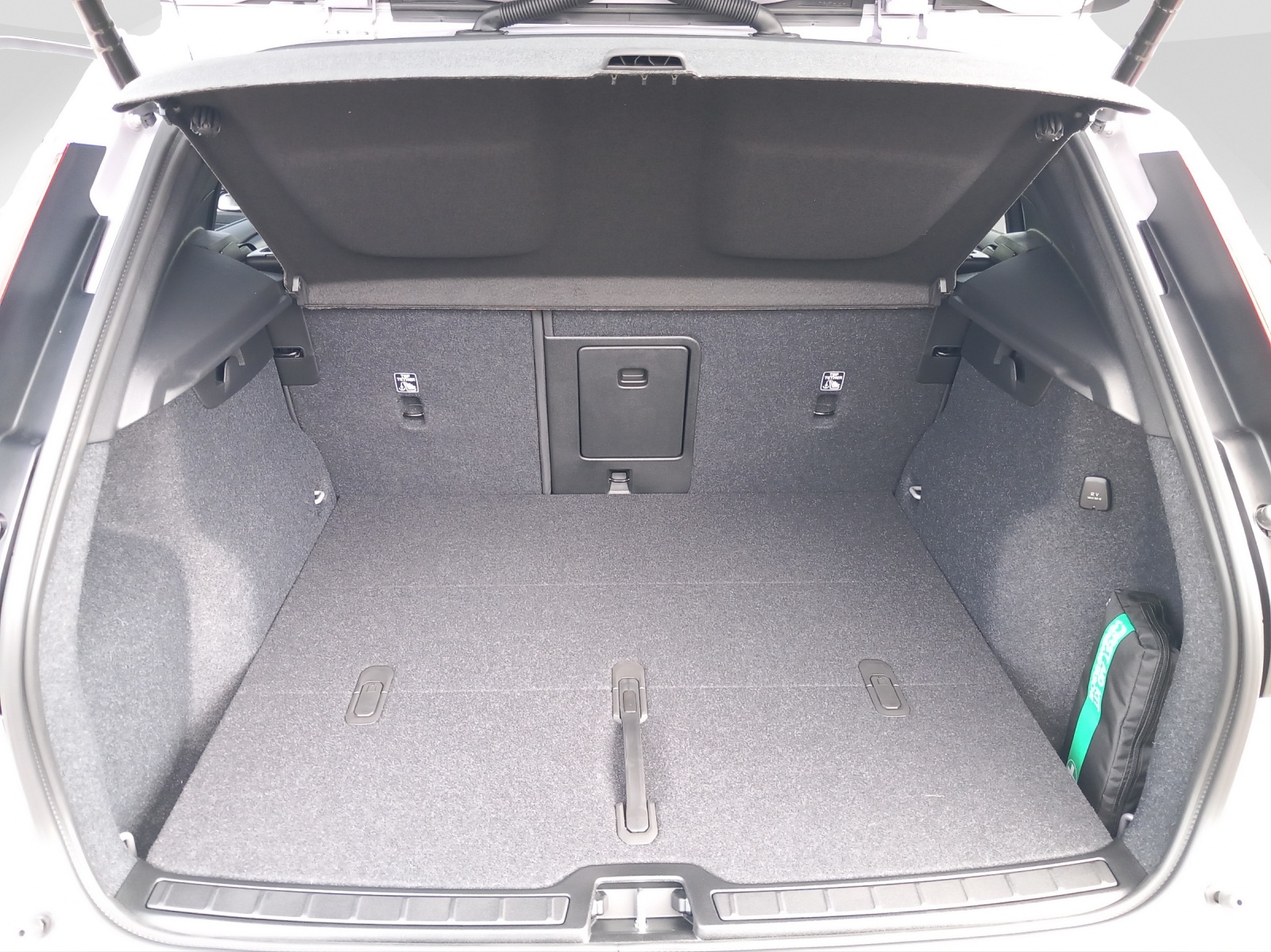 VOLVO XC40 2.0 B3 MH XCITE-image-25