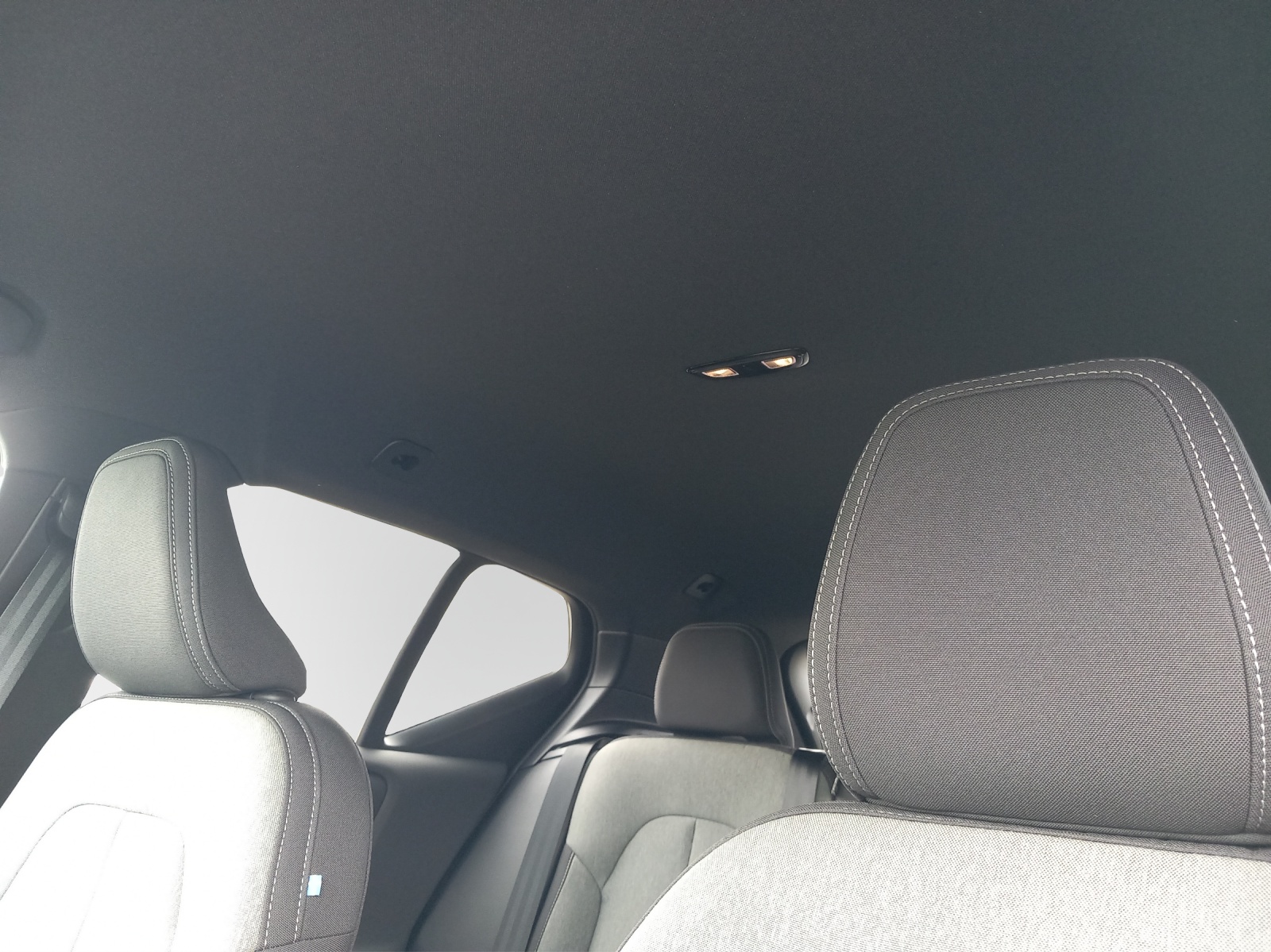 VOLVO XC40 2.0 B3 MH XCITE-image-17