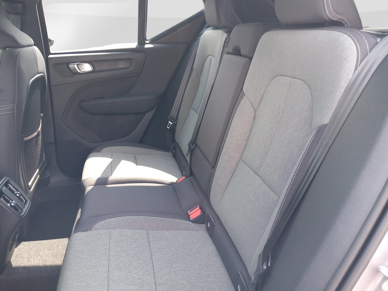 VOLVO XC40 2.0 B3 MH XCITE-image-11