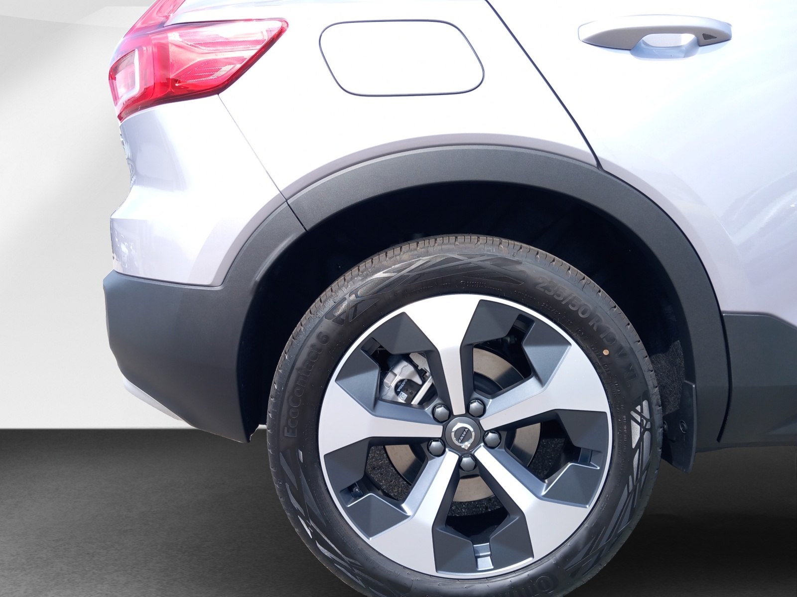 VOLVO XC40 2.0 B3 MH XCITE-image-22