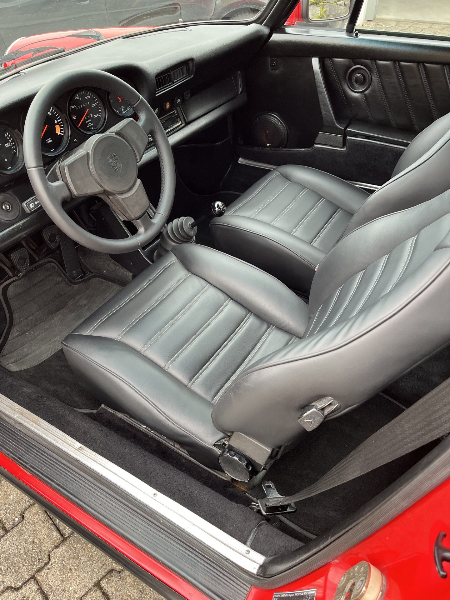 PORSCHE 911 SC-image-4