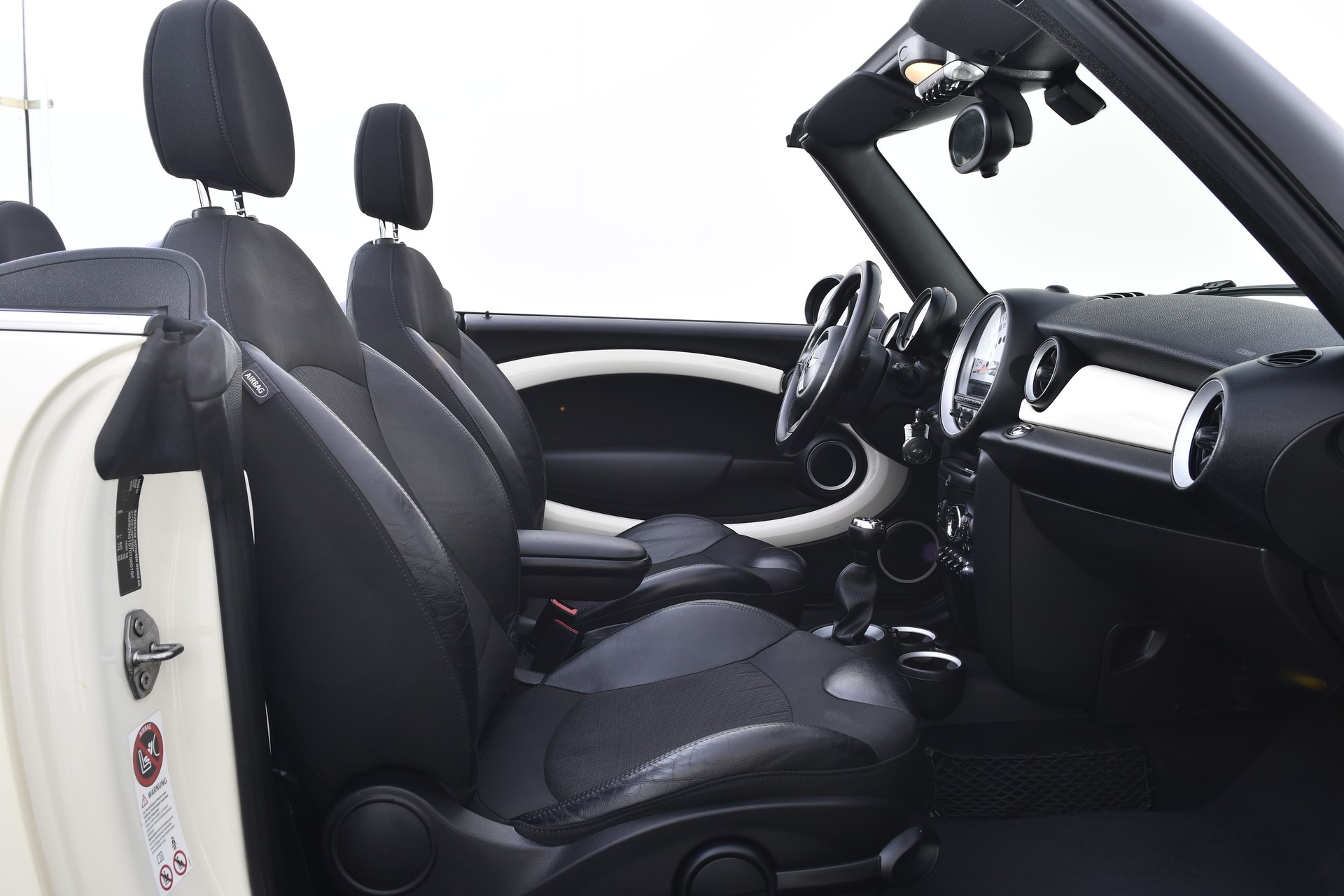 MINI Cooper Cabriolet-image-14