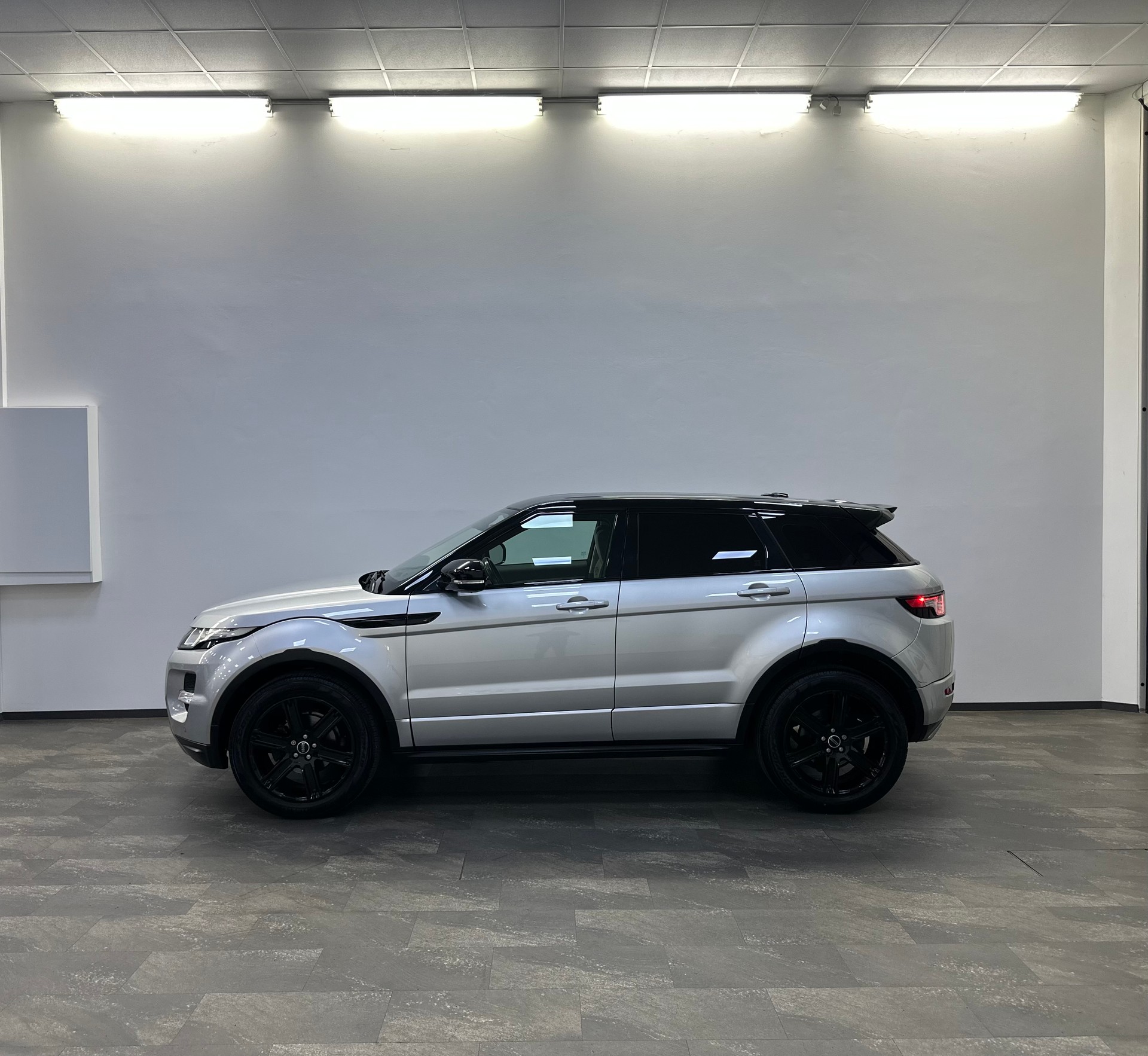 LAND ROVER Range Rover Evoque 2.0 Si4 Dynamic AT6-image-2