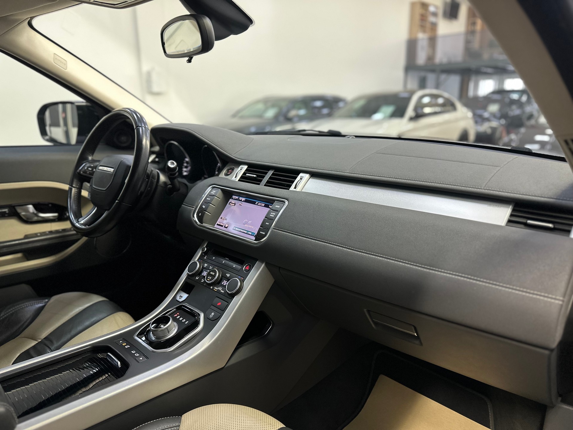 LAND ROVER Range Rover Evoque 2.0 Si4 Dynamic AT6-image-14