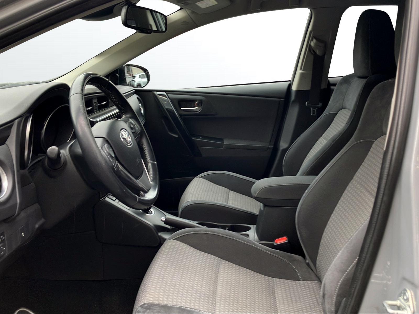 TOYOTA Auris 1.8 HSD Trend-image-3