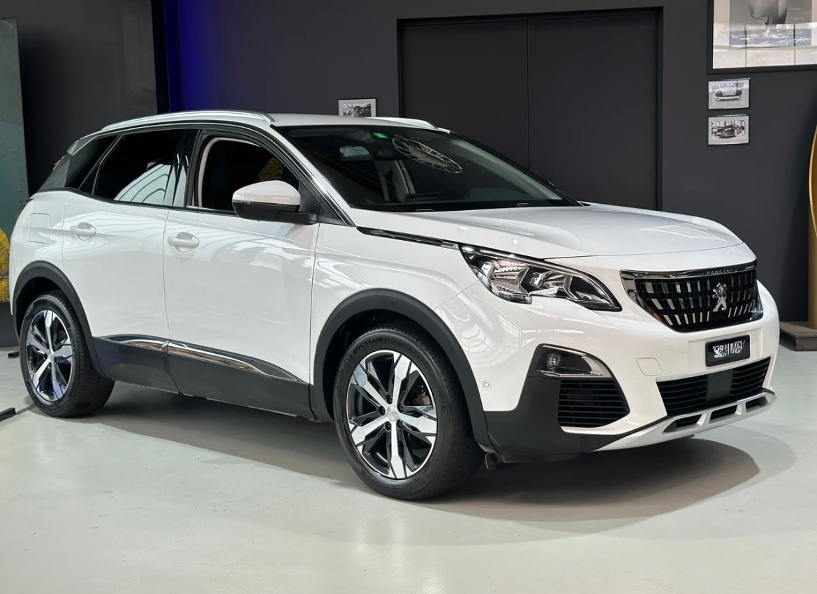 PEUGEOT 3008 1.2 PureTech Business Line EAT