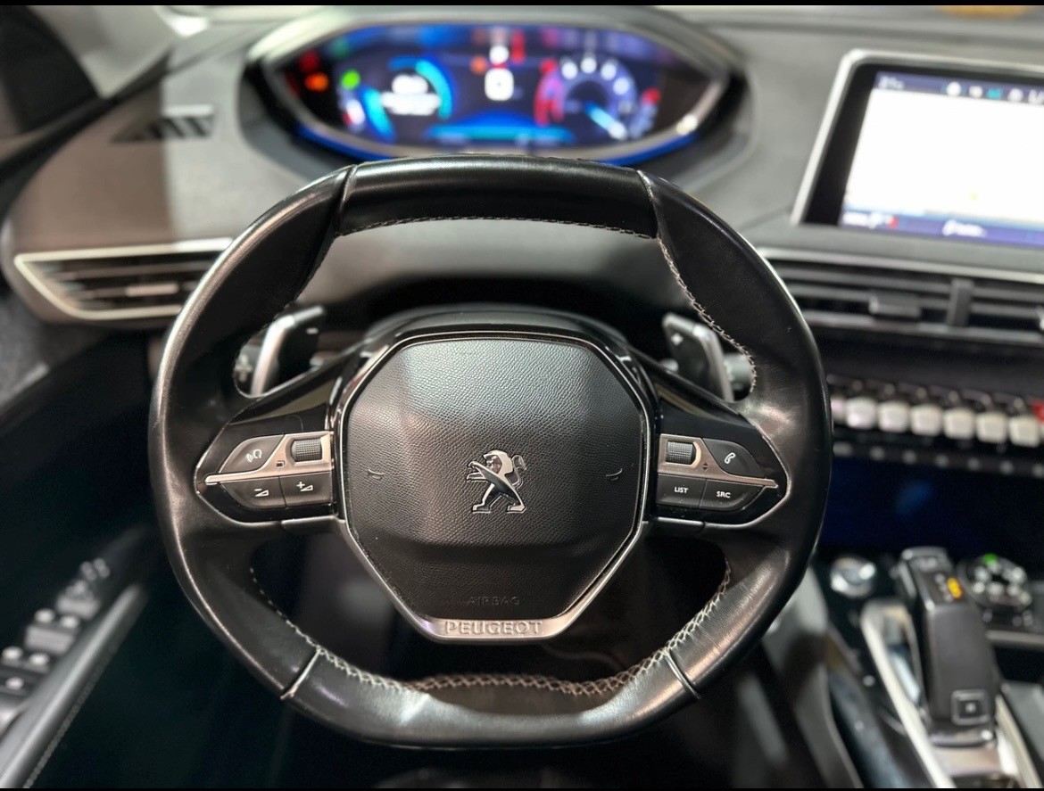 PEUGEOT 3008 1.2 PureTech Business Line EAT-image-5