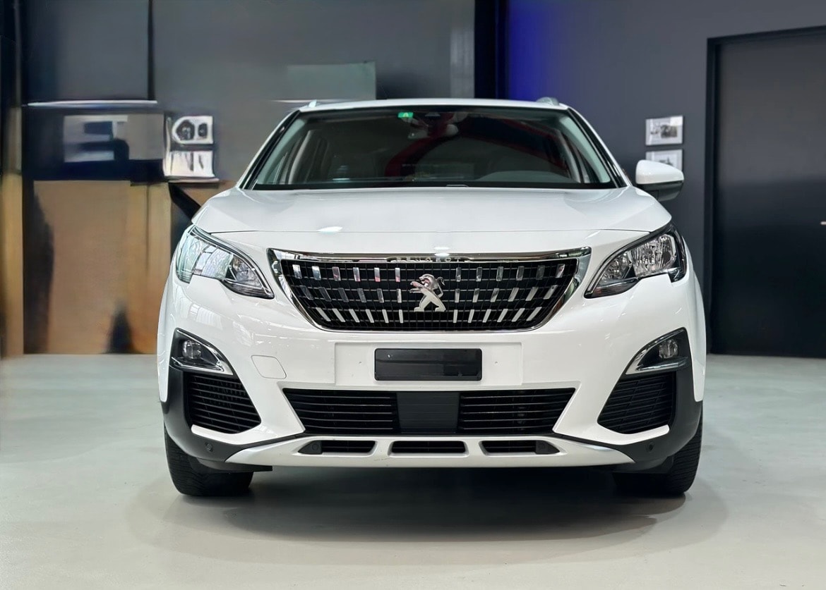 PEUGEOT 3008 1.2 PureTech Business Line EAT-image-2