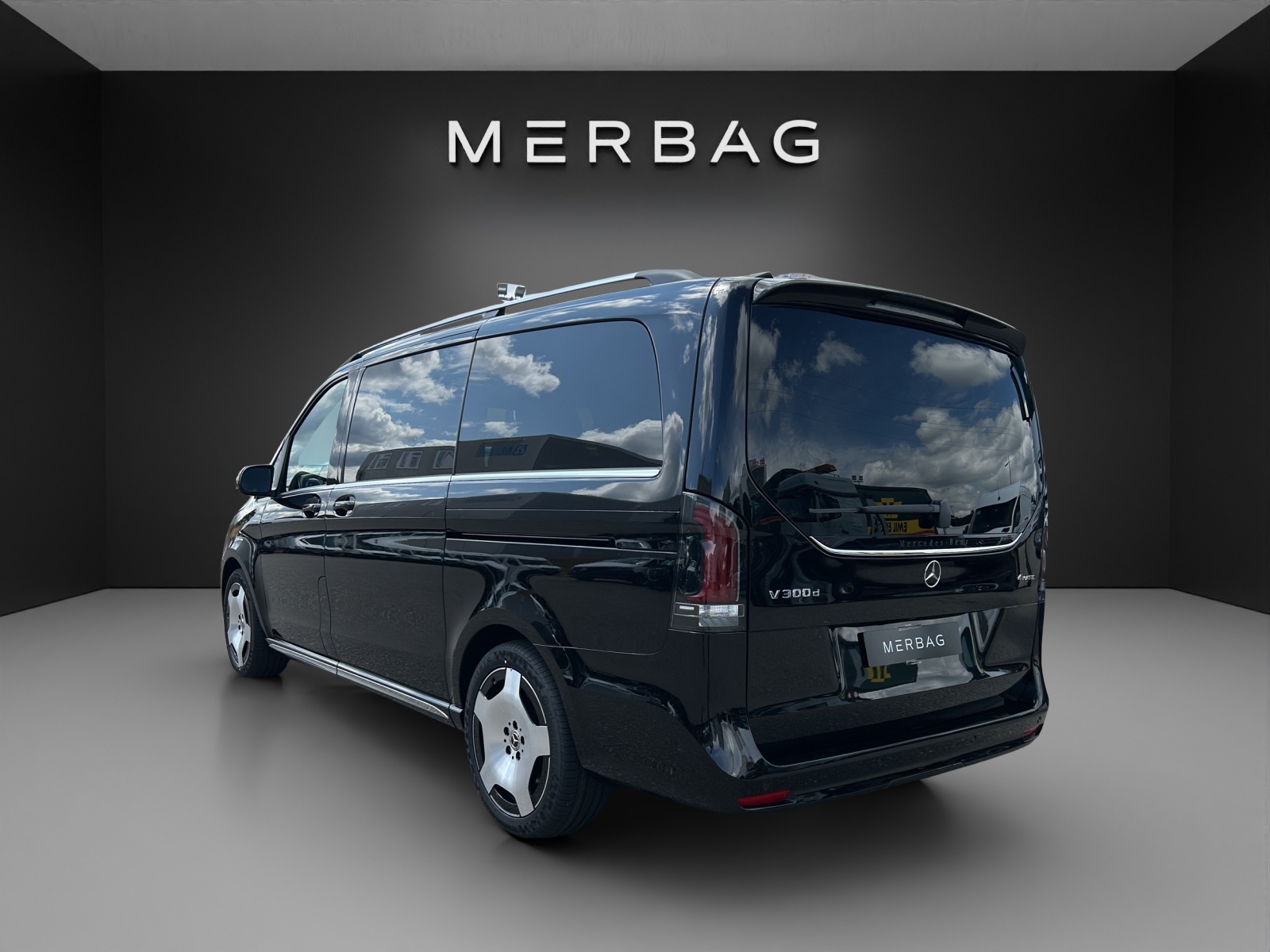 MERCEDES-BENZ V 300 d lang Exclusive 4Matic 9G-Tronic-image-3