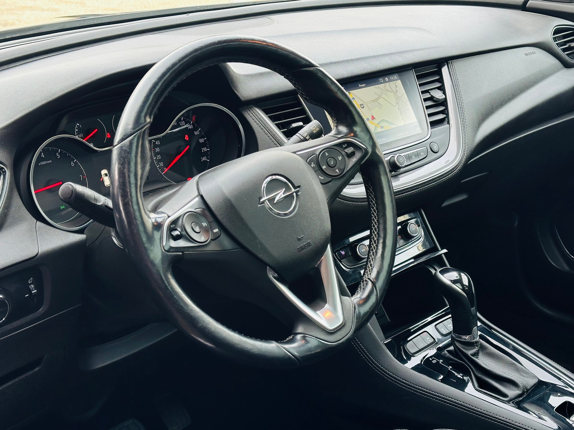 OPEL Grandland X 1.2i TP Excellence Automatik-image-11