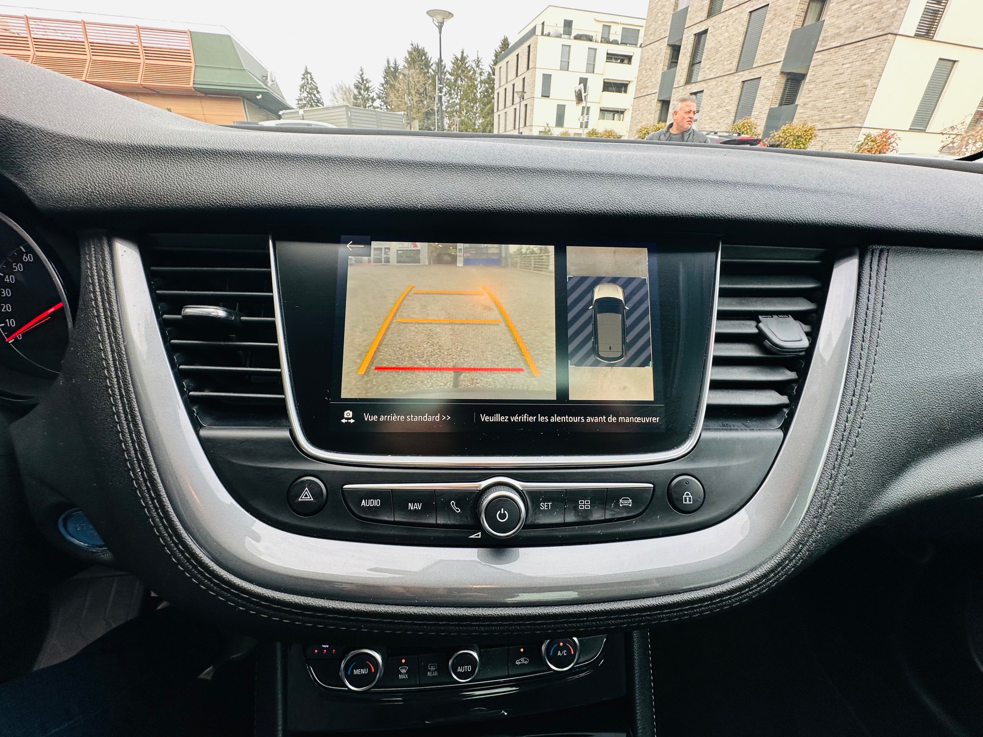 OPEL Grandland X 1.2i TP Excellence Automatik-image-13