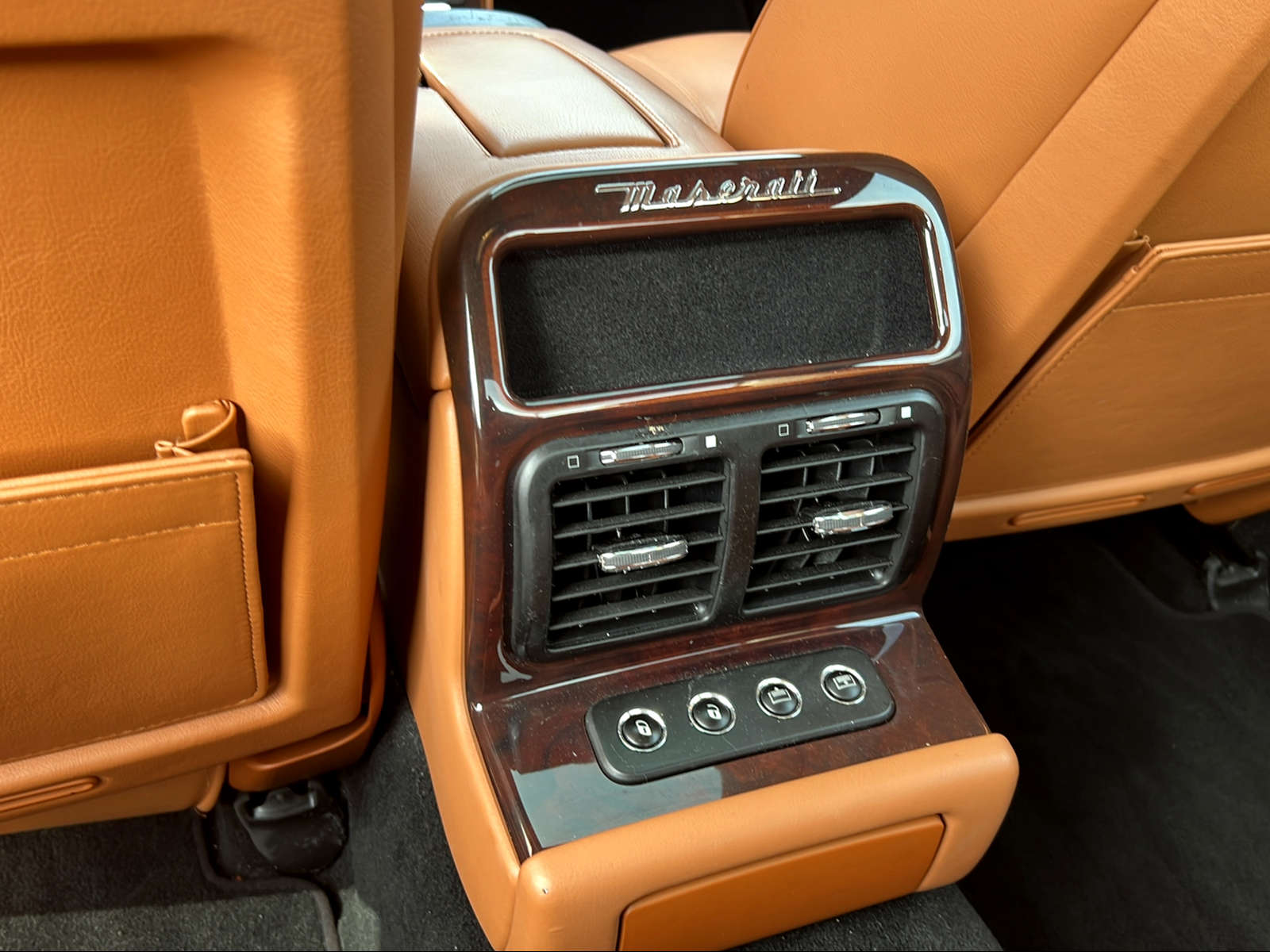 MASERATI Quattroporte 4.2 V8 DuoSelect-image-17
