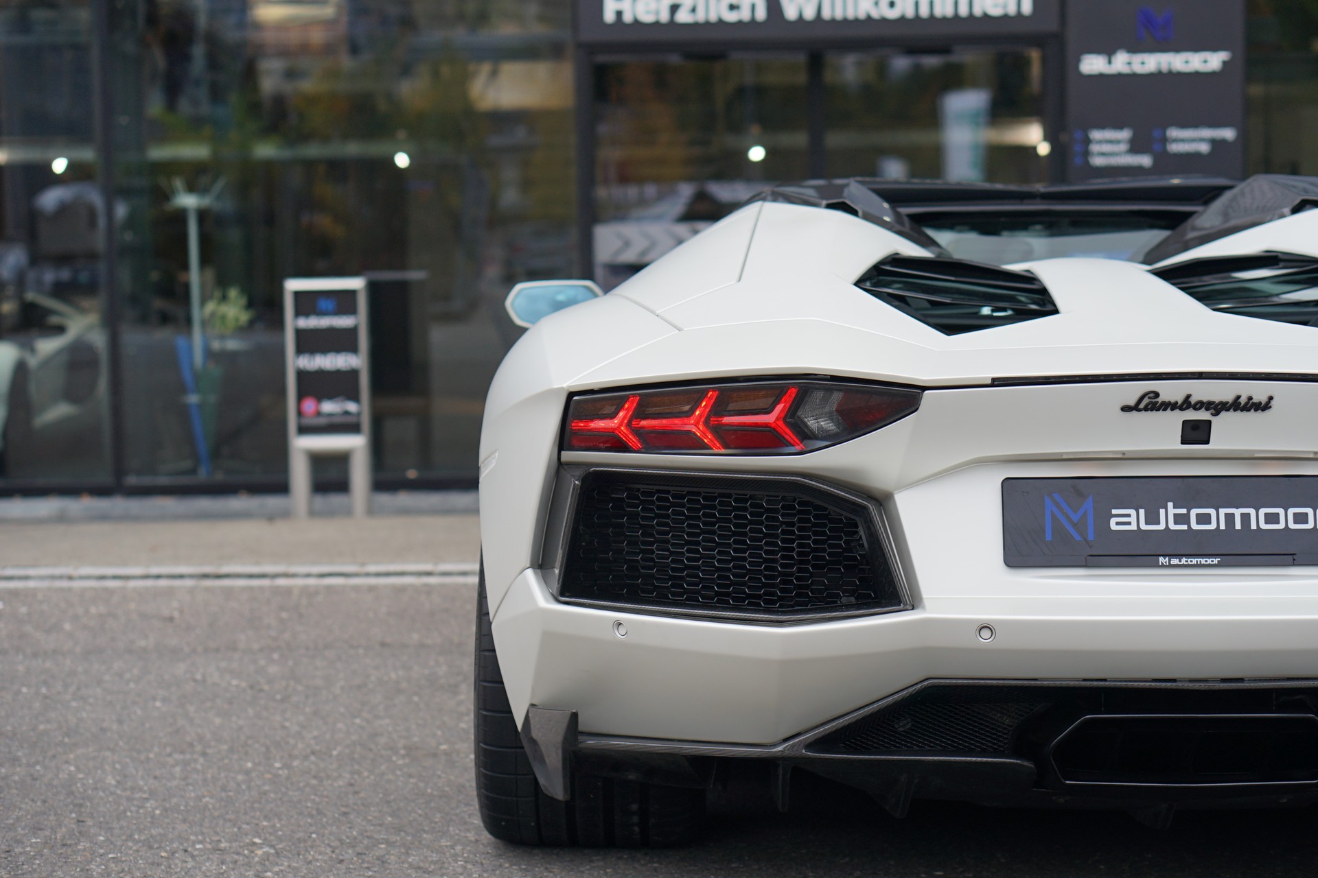 LAMBORGHINI Aventador LP700-4 Roadster E-Gear *SONDERPREIS!* *Unikat* *Novitec* *Mattlackierung*-image-9