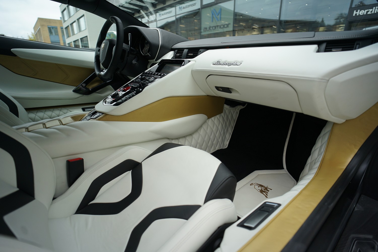 LAMBORGHINI Aventador LP700-4 Roadster E-Gear *SONDERPREIS!* *Unikat* *Novitec* *Mattlackierung*-image-14