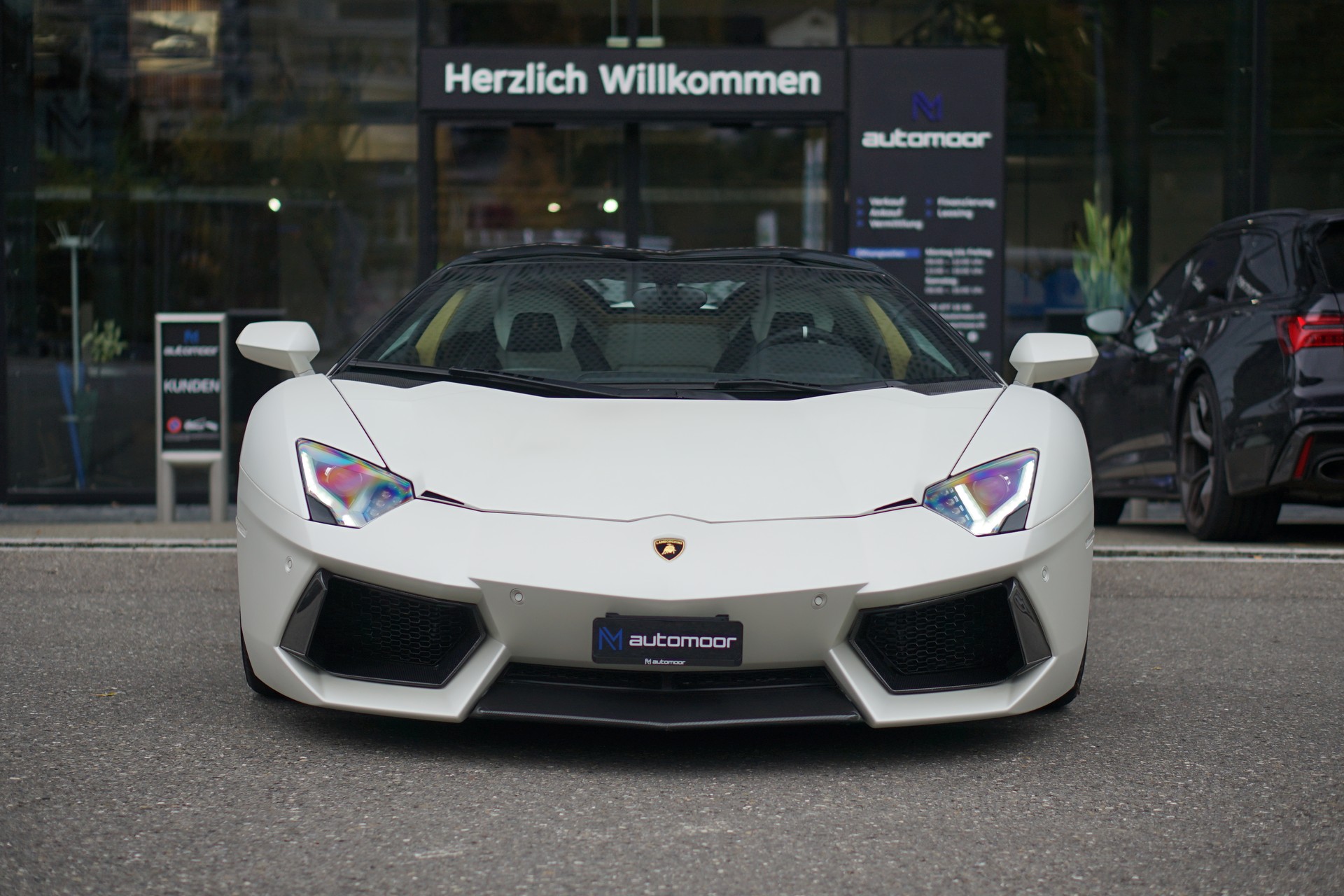 LAMBORGHINI Aventador LP700-4 Roadster E-Gear *SONDERPREIS!* *Unikat* *Novitec* *Mattlackierung*-showroom-element-3