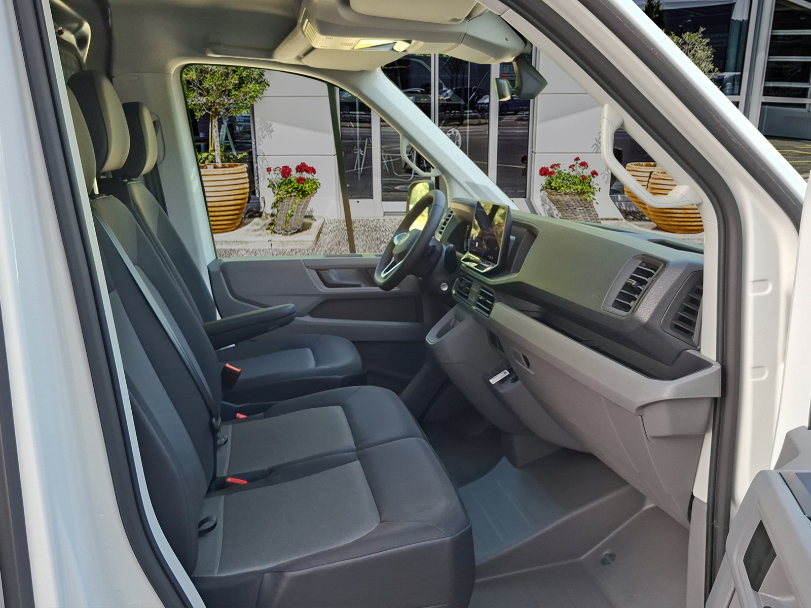 VW Crafter 35 2.0 TDI L3 HD A-image-17